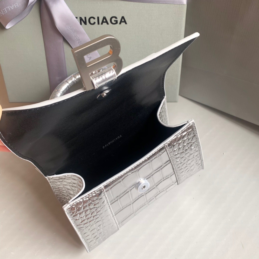 Bagsaaa Ba1en*iaga Hourglass metallic tote in silver - 19x13x8cm