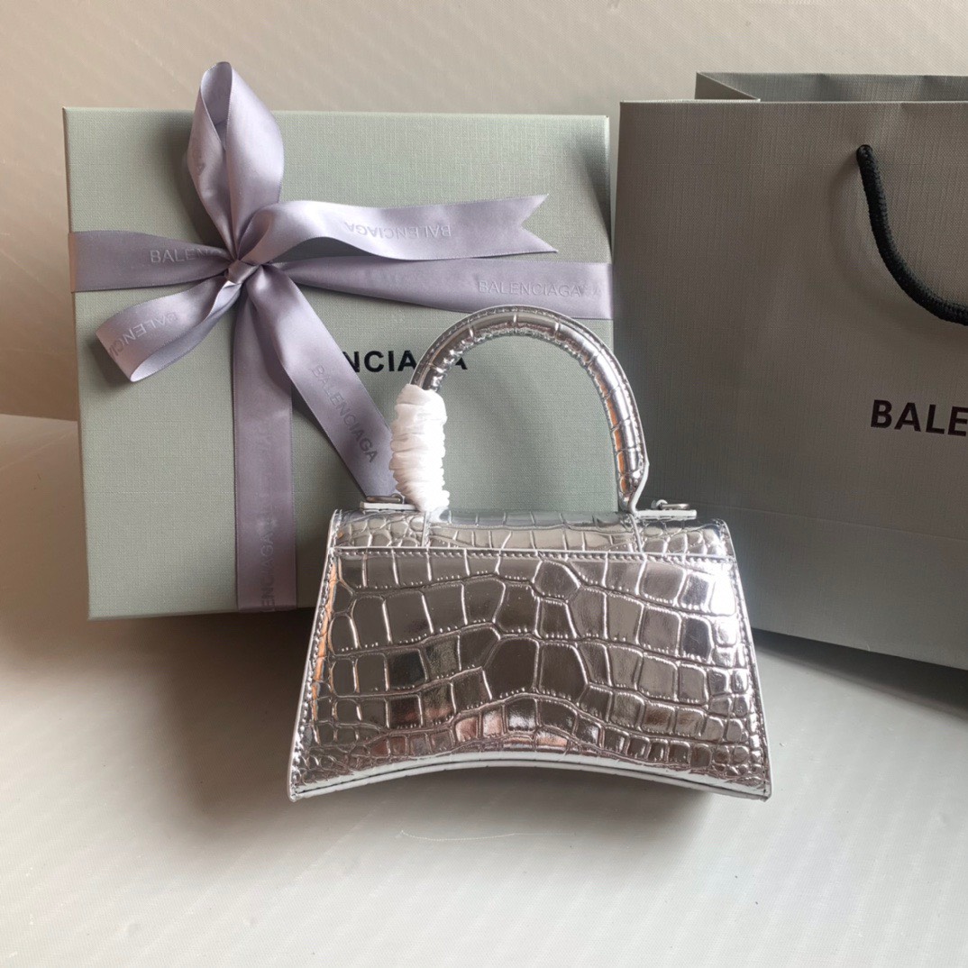 Bagsaaa Ba1en*iaga Hourglass metallic tote in silver - 19x13x8cm