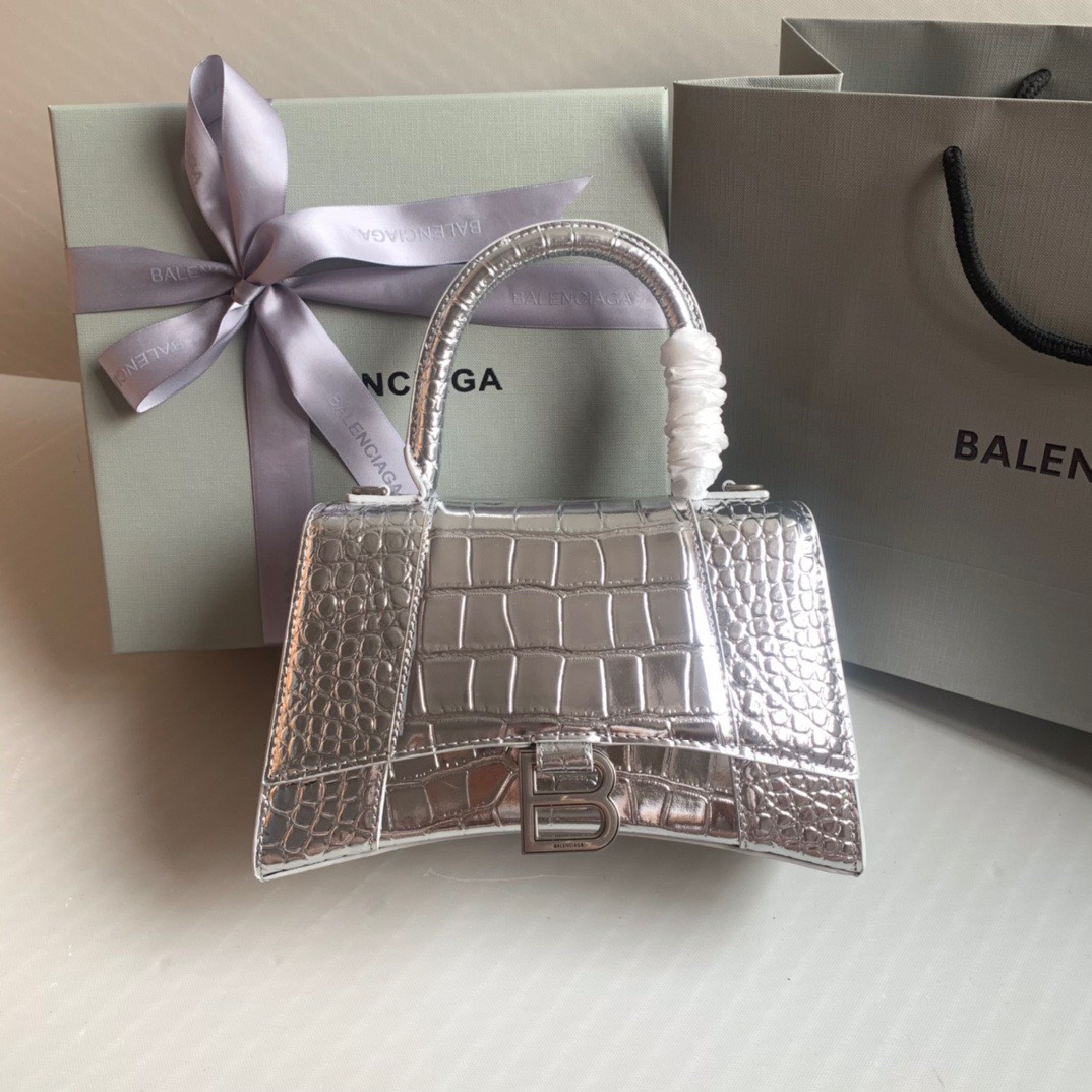 Bagsaaa Ba1en*iaga Hourglass metallic tote in silver - 23cmx10x14cm