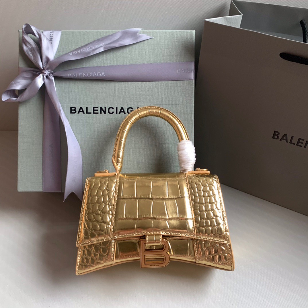 Bagsaaa Ba1en*iaga Hourglass metallic tote in gold - 19x13x8cm