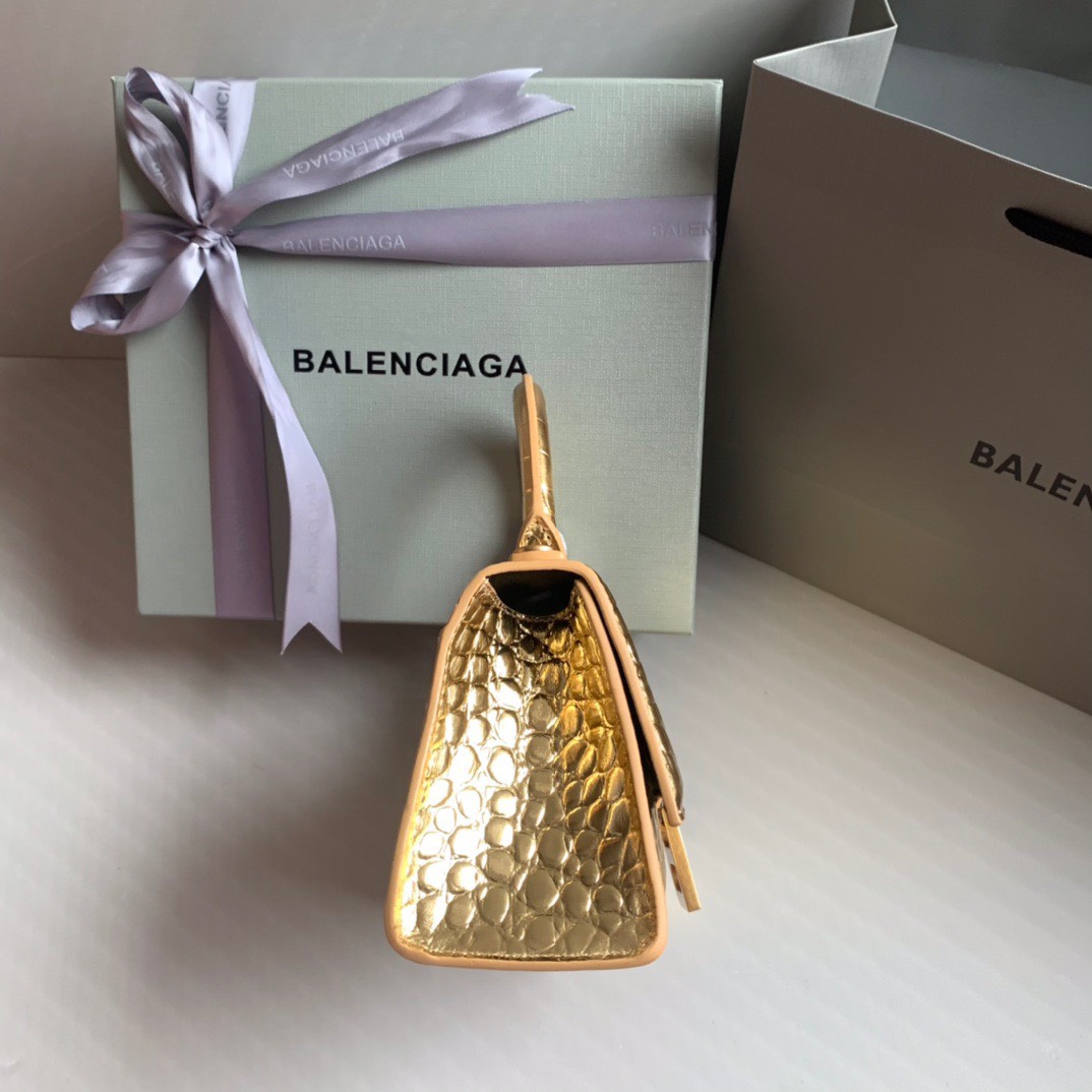 Bagsaaa Ba1en*iaga Hourglass metallic tote in gold - 23cmx10x14cm