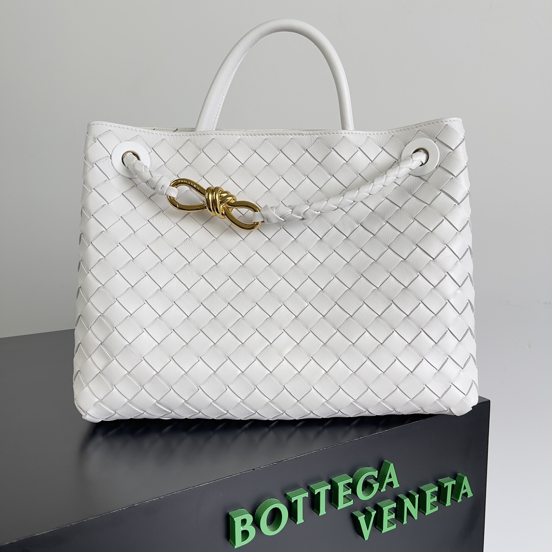 Bagsaaa B0tt*ga Ven*ta Medium Andiamo White - 32x25x11cm