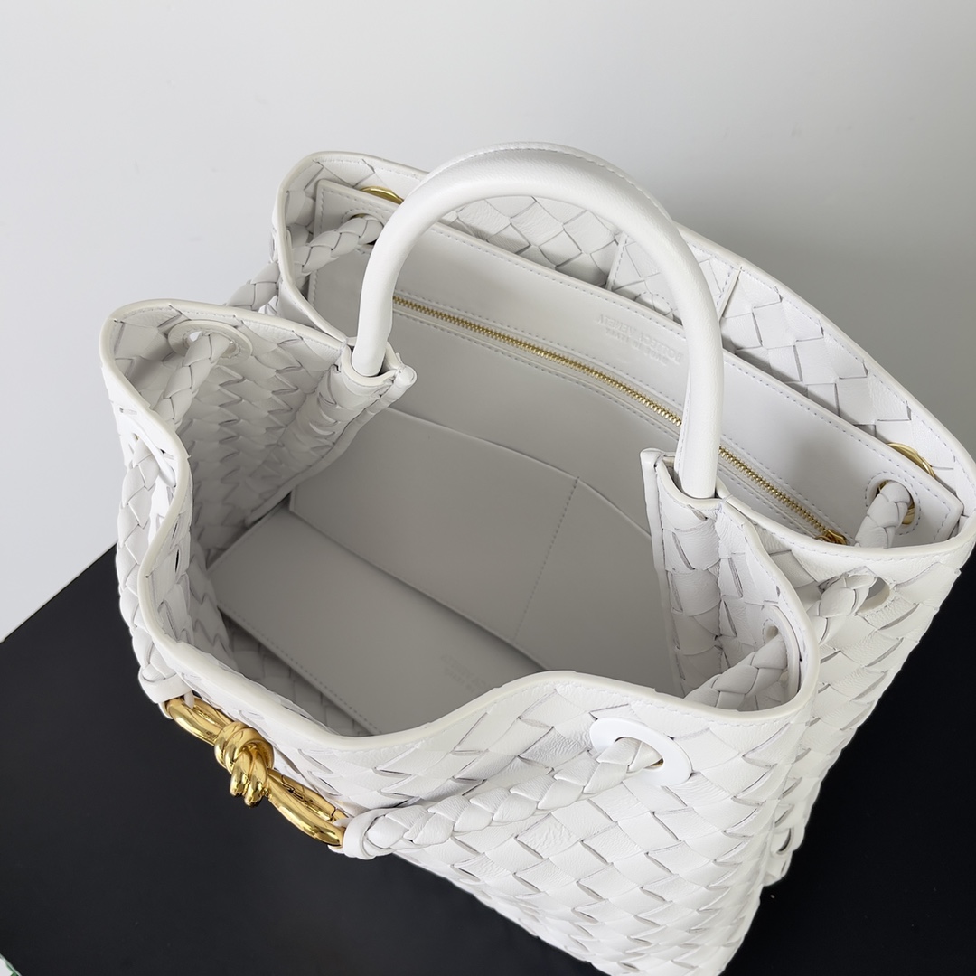 Bagsaaa B0tt*ga Ven*ta Medium Andiamo White - 32x25x11cm