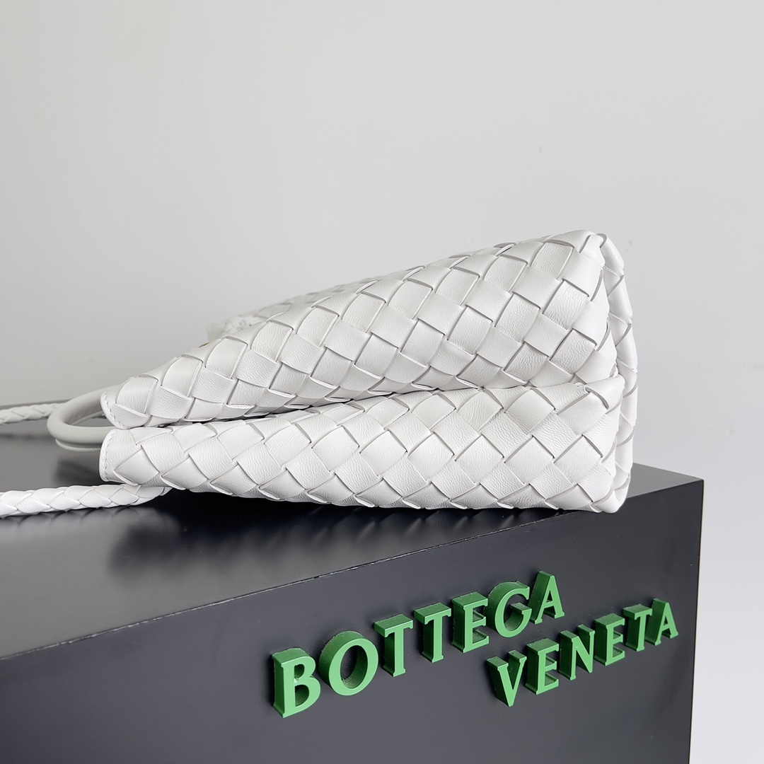 Bagsaaa B0tt*ga Ven*ta Medium Andiamo White - 32x25x11cm