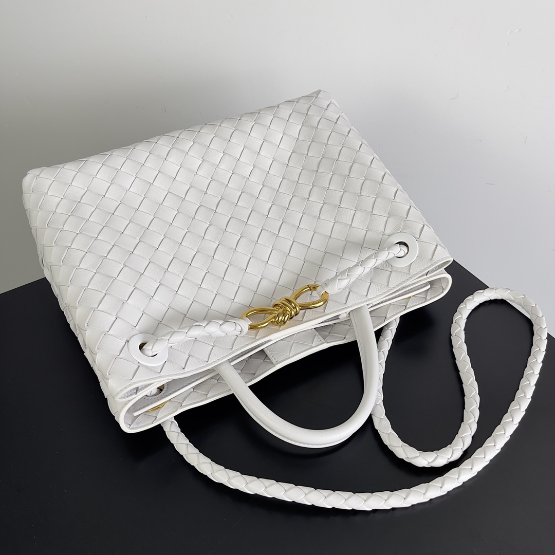 Bagsaaa B0tt*ga Ven*ta Medium Andiamo White - 32x25x11cm