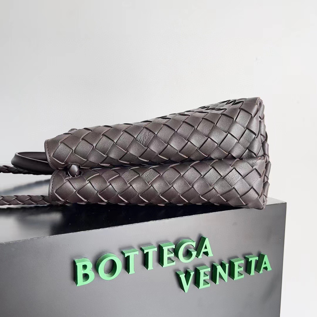 Bagsaaa B0tt*ga Ven*ta Medium Andiamo Fondant - 32x25x11cm