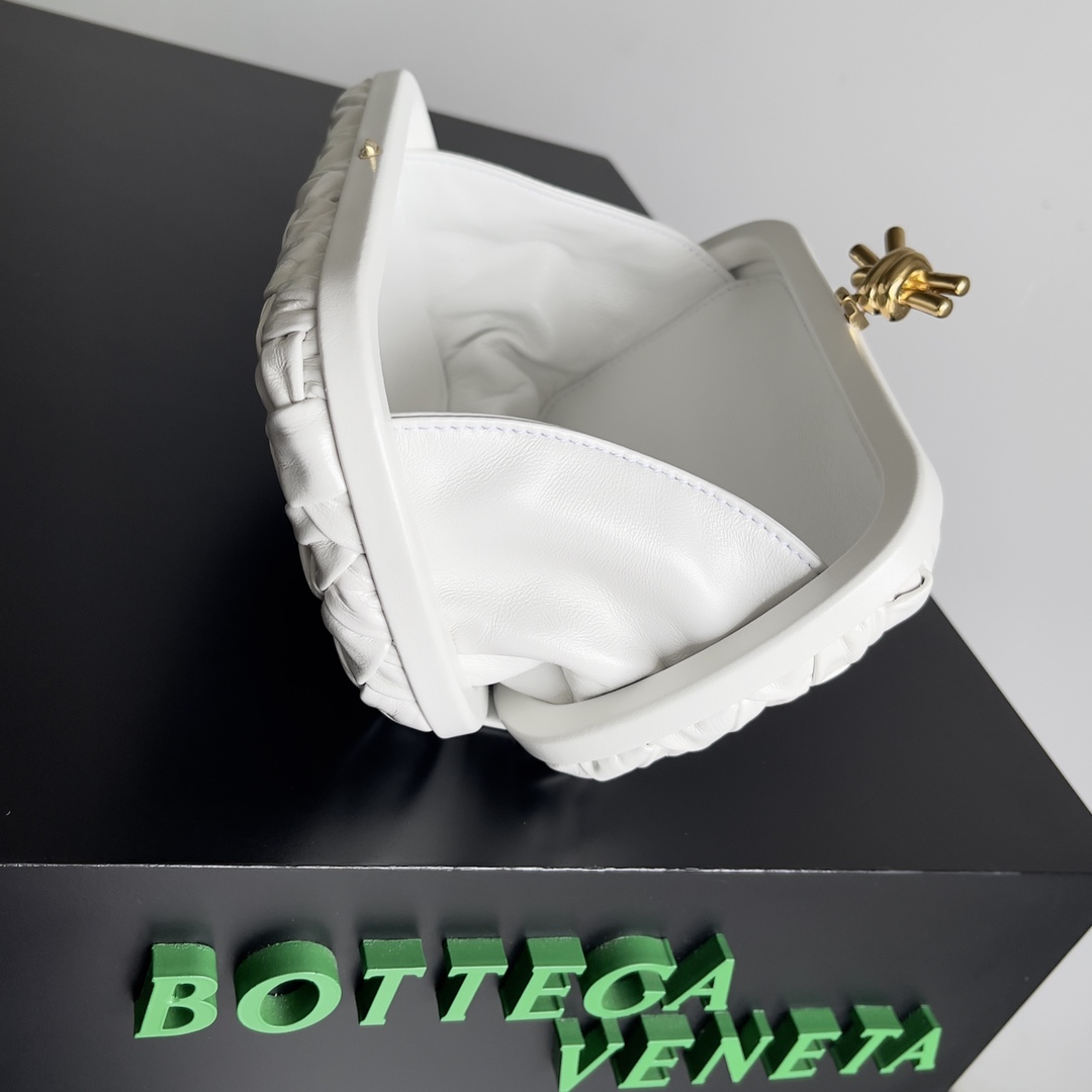 Bagsaa B0tt*ga Ven*ta Knot White - 20x12x5.5cm