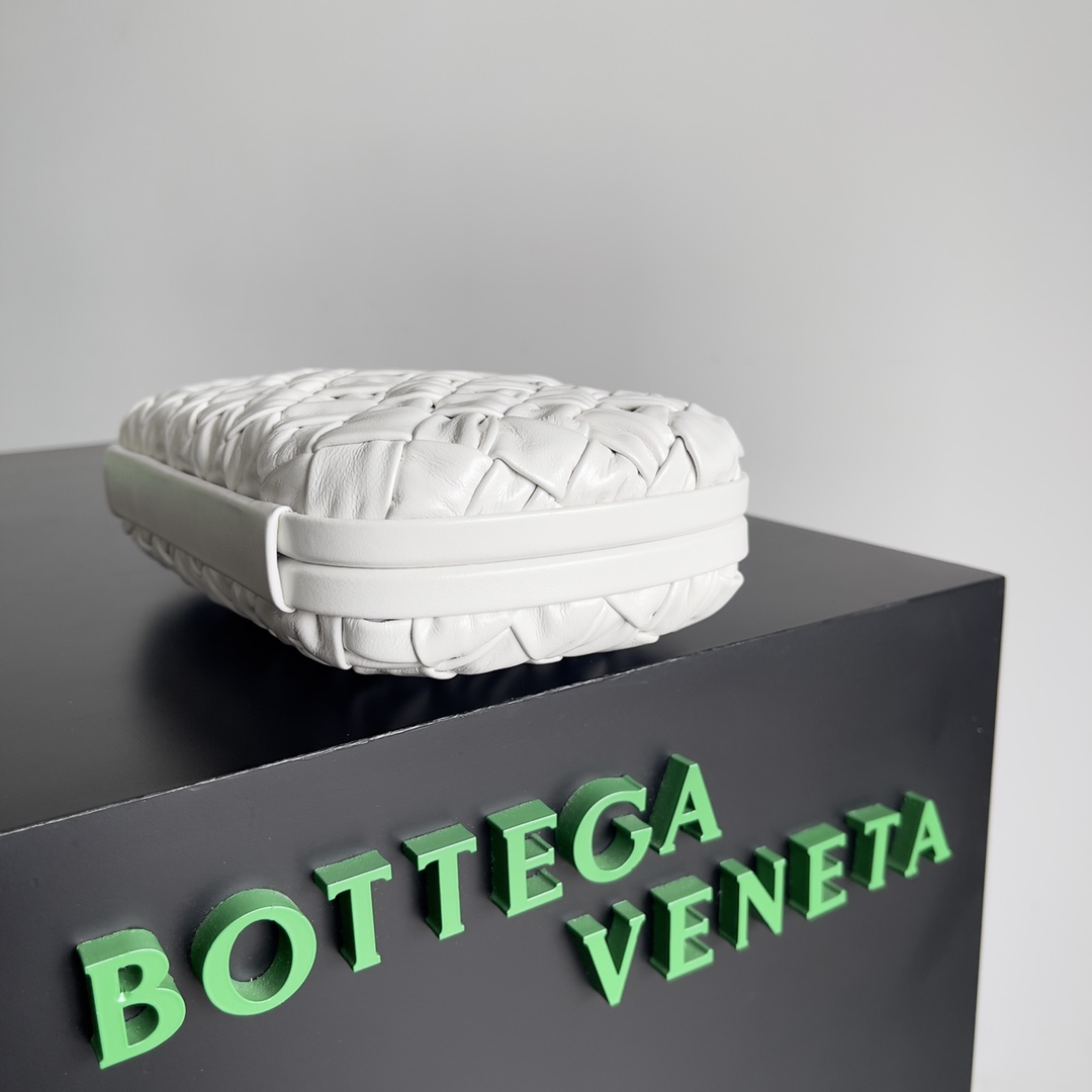 Bagsaa B0tt*ga Ven*ta Knot White - 20x12x5.5cm