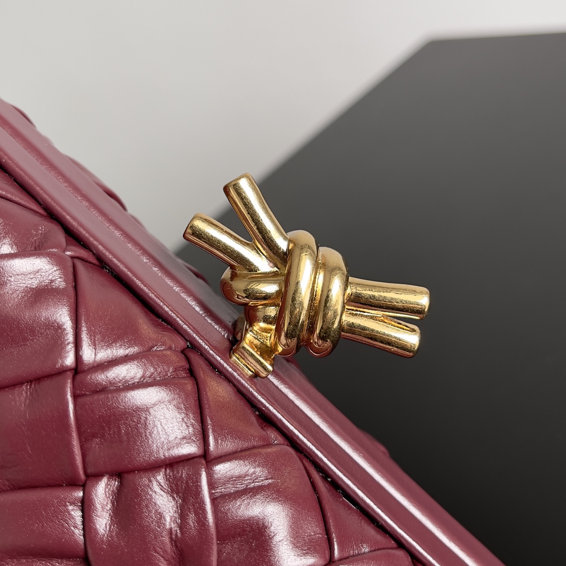 Bagsaa B0tt*ga Ven*ta Knot Burgundy - 20x12x5.5cm
