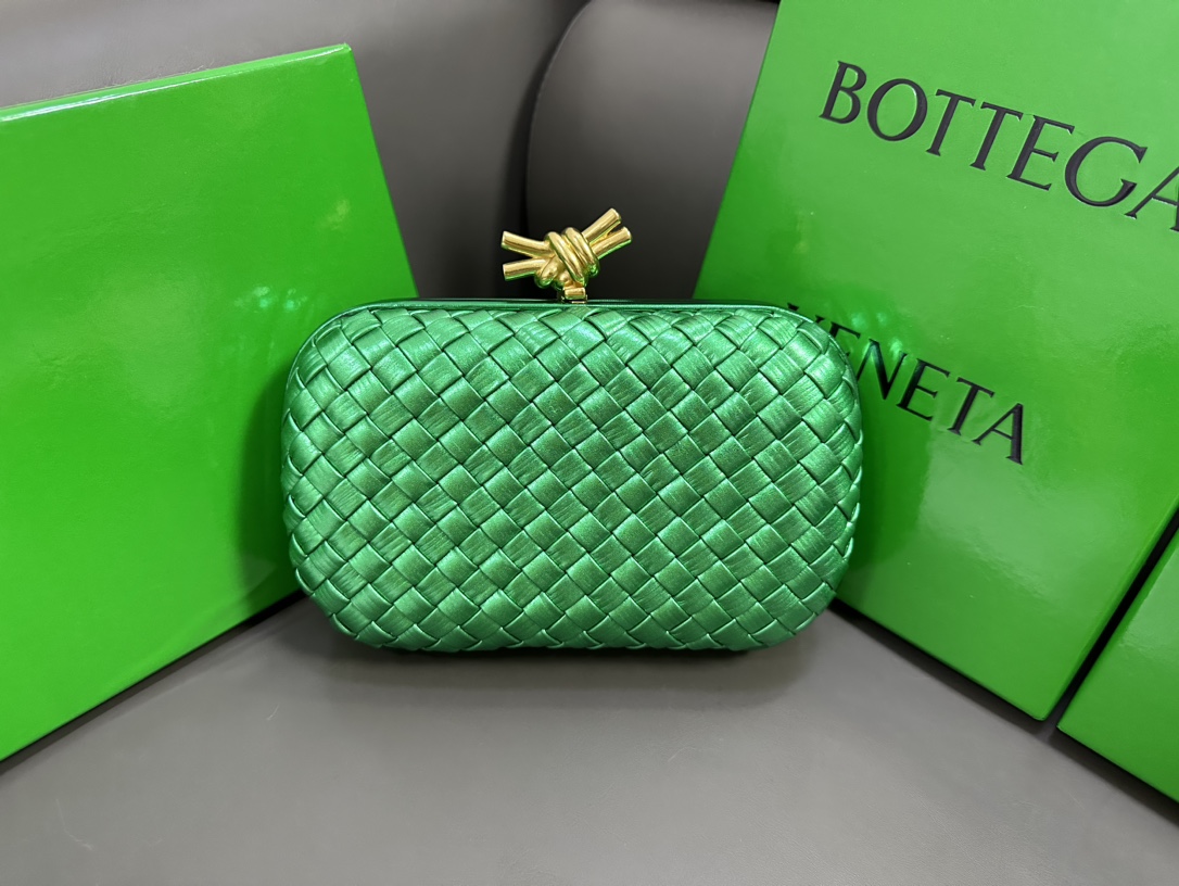 Bagsaa B0tt*ga Ven*ta Knot Neo Green - 20x12x5.5cm