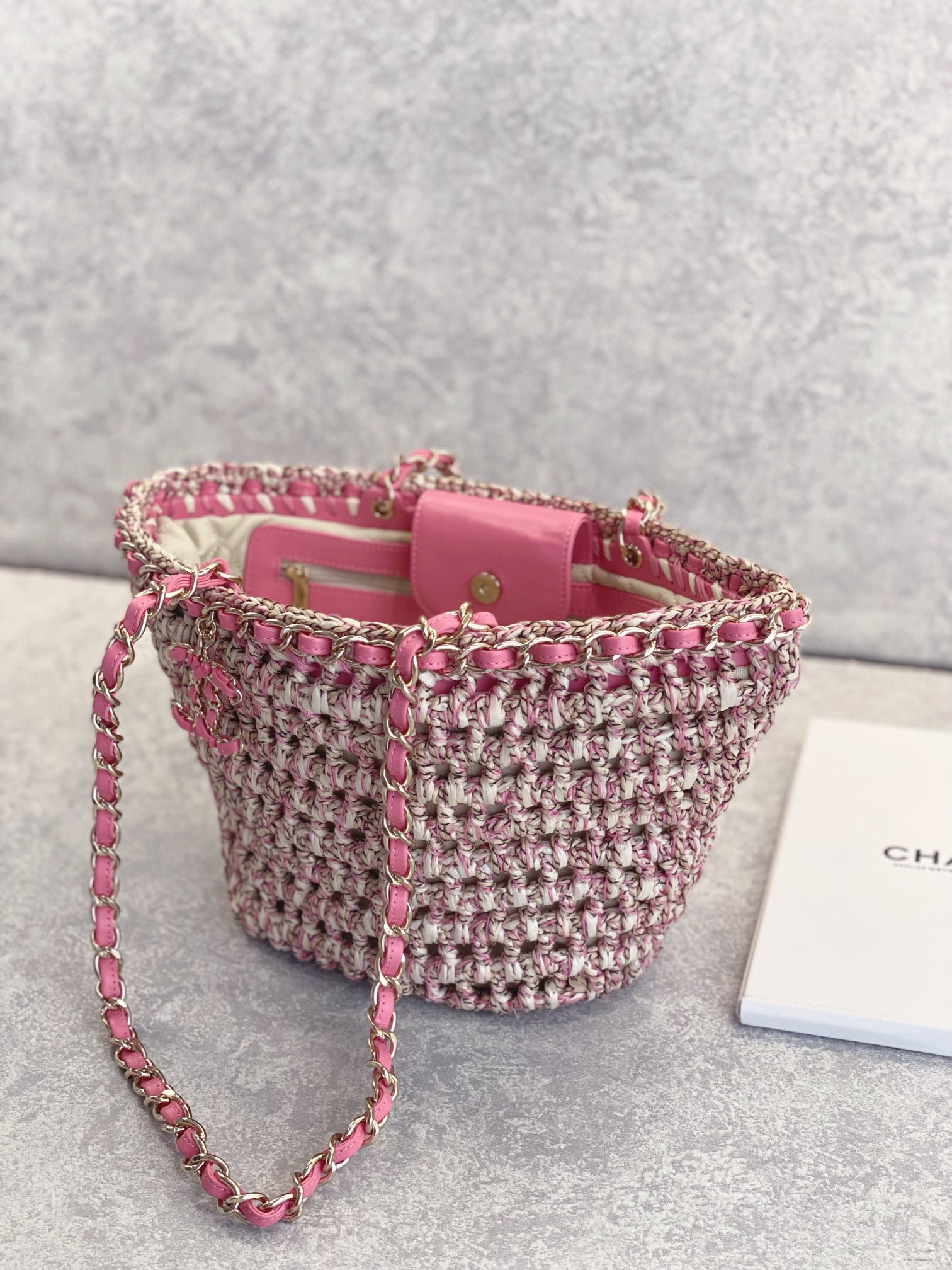 Bagsaaa Chrochet Small Tote Beige & Pink - 20 × 36 × 12 cm