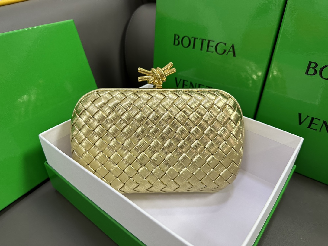 Bagsaa B0tt*ga Ven*ta Knot Light Gold - 20x12x5.5cm