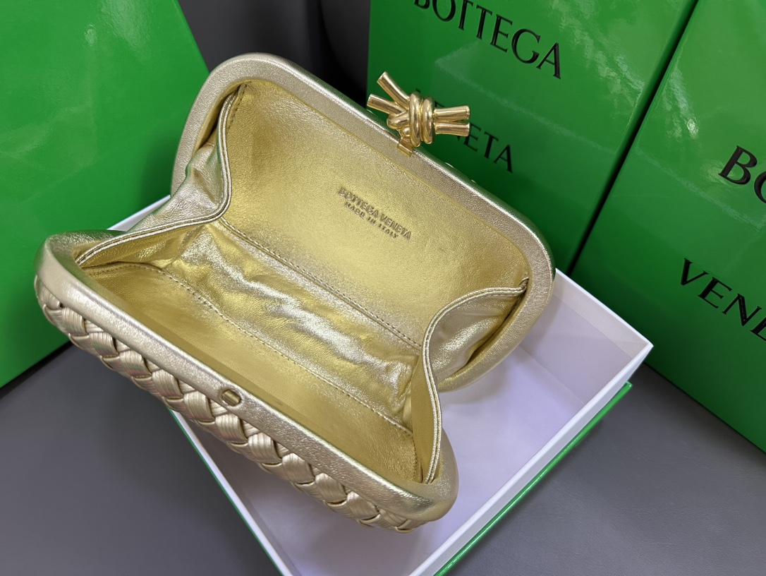 Bagsaa B0tt*ga Ven*ta Knot Light Gold - 20x12x5.5cm
