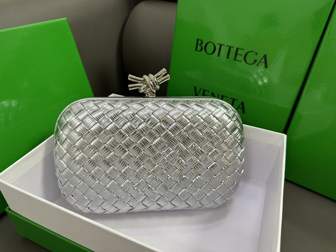 Bagsaa B0tt*ga Ven*ta Knot Silver - 20x12x5.5cm