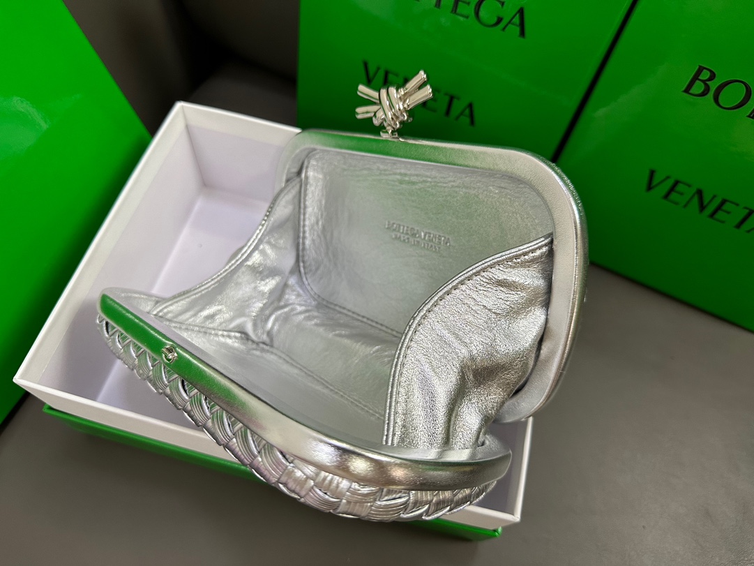Bagsaa B0tt*ga Ven*ta Knot Silver - 20x12x5.5cm