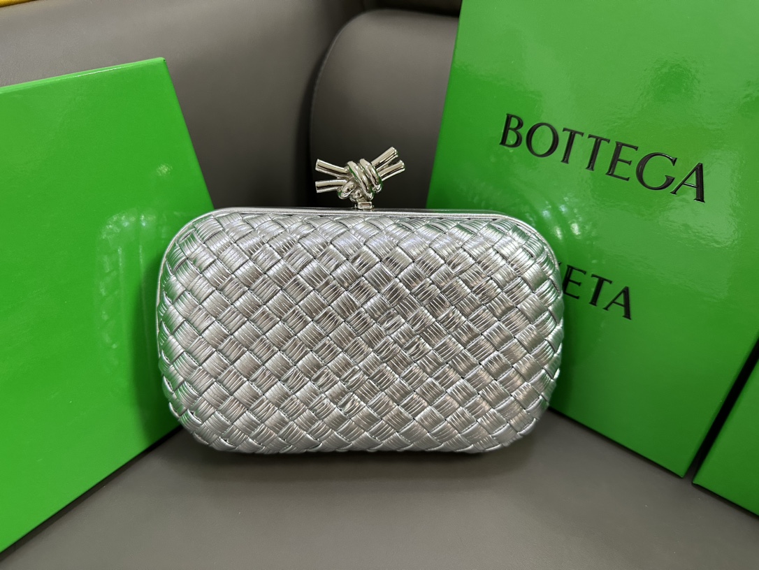 Bagsaa B0tt*ga Ven*ta Knot Silver - 20x12x5.5cm
