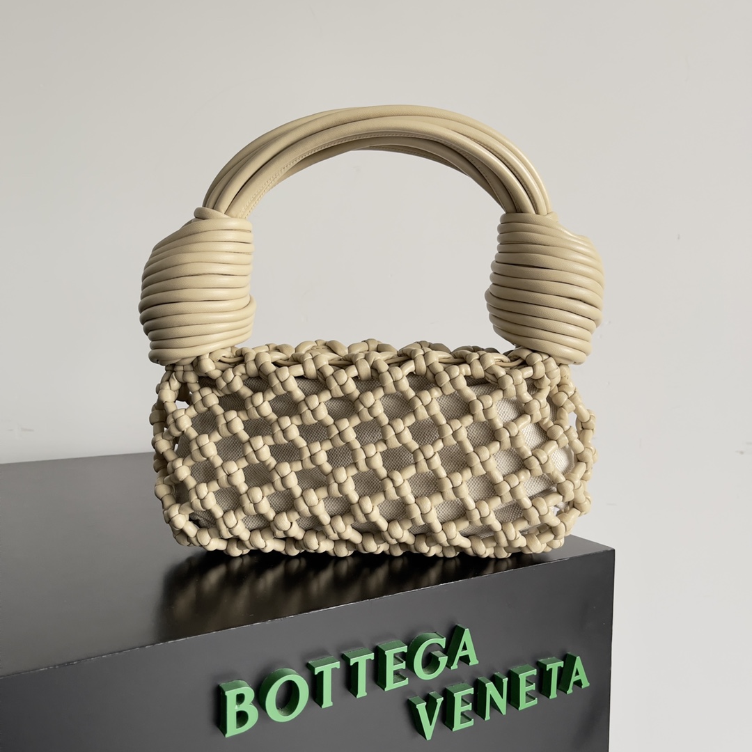 Bagsaaa B0tt*ga Ven*ta Meadow Straw Knit Shoulder Bag Beige - 24*15*5cm