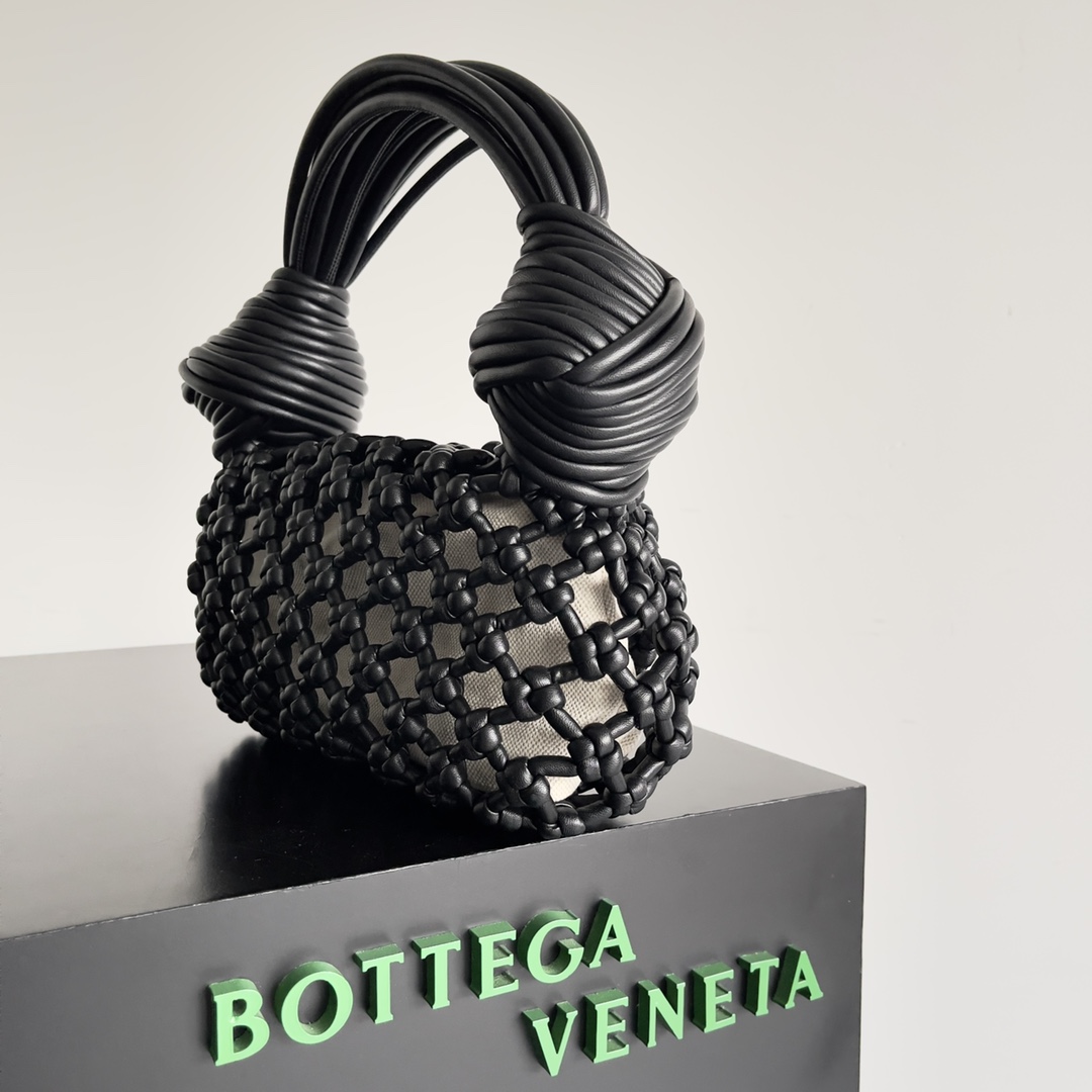 Bagsaaa B0tt*ga Ven*ta Meadow Straw Knit Shoulder Bag Black - 24*15*5cm