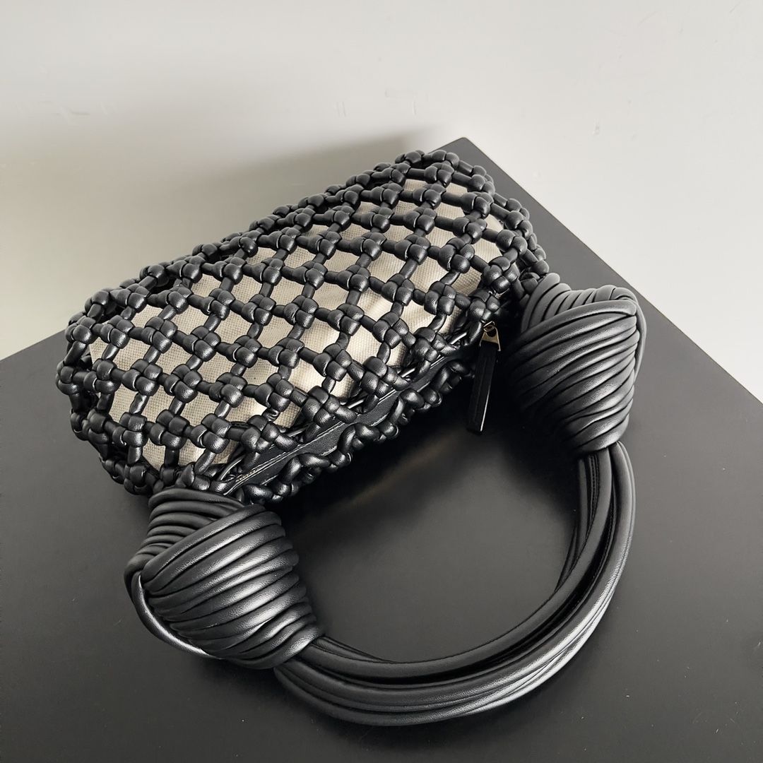 Bagsaaa B0tt*ga Ven*ta Meadow Straw Knit Shoulder Bag Black - 24*15*5cm