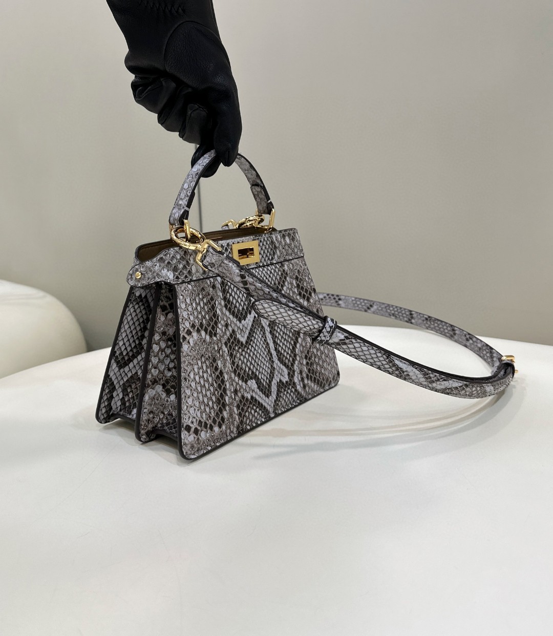Bagsaaa Peekaboo ISeeU Petite Natural python leather bag -21*11*16cm