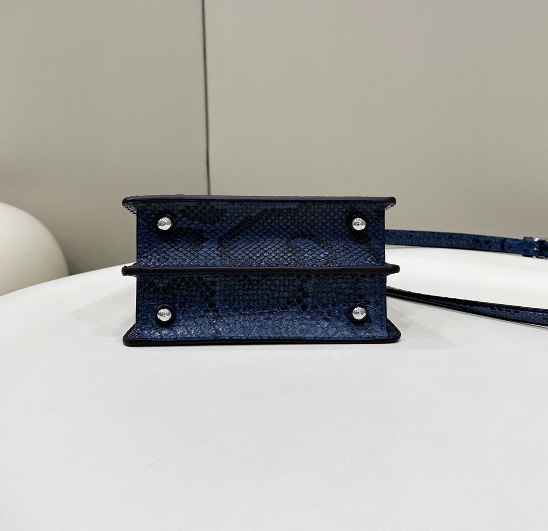 Bagsaaa Peekaboo ISeeU Petite Natural python leather blue bag - 21*11*16cm
