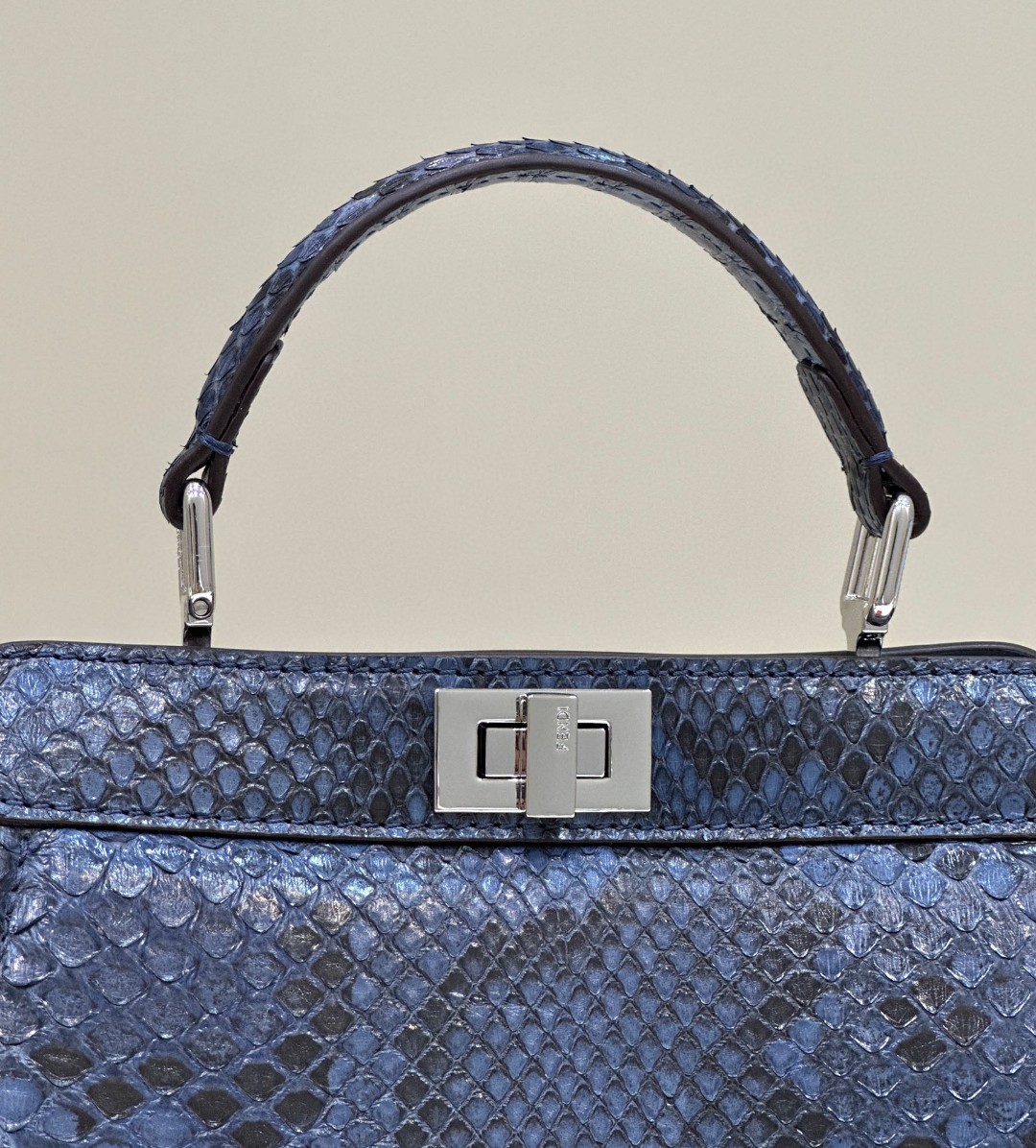 Bagsaaa Peekaboo ISeeU Petite Natural python leather blue bag - 21*11*16cm