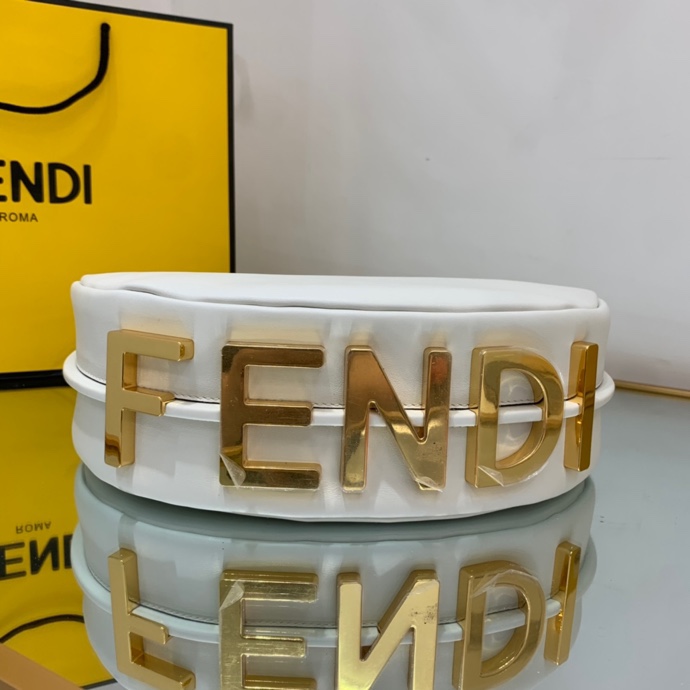 F**di Praphy white 29cm