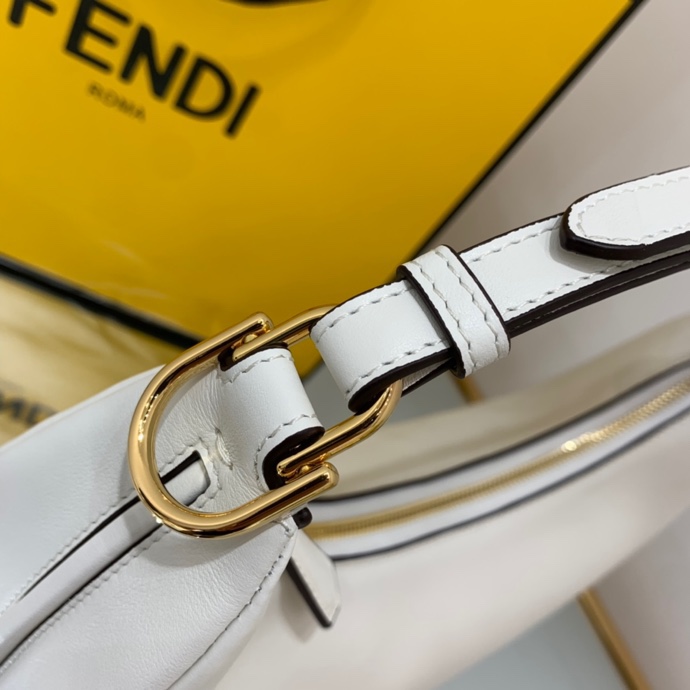 F**di Praphy white 29cm