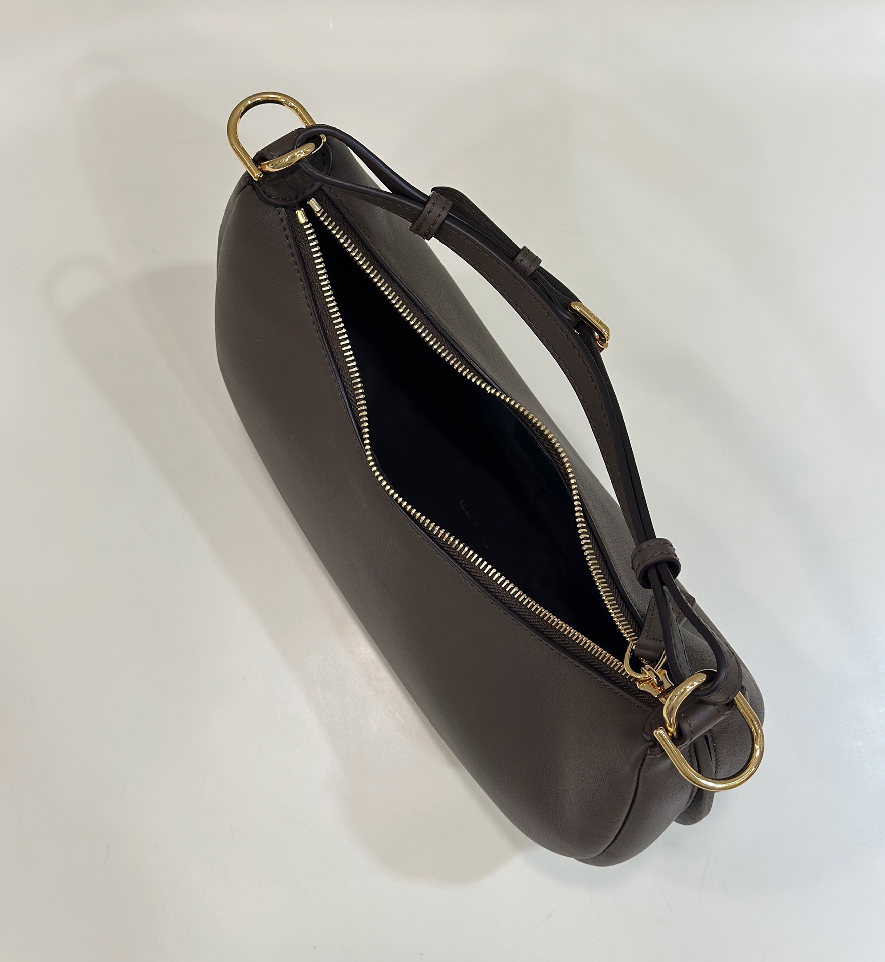 Bagsaaa F**di Small Graphy In Brown - 10×29×24.5cm