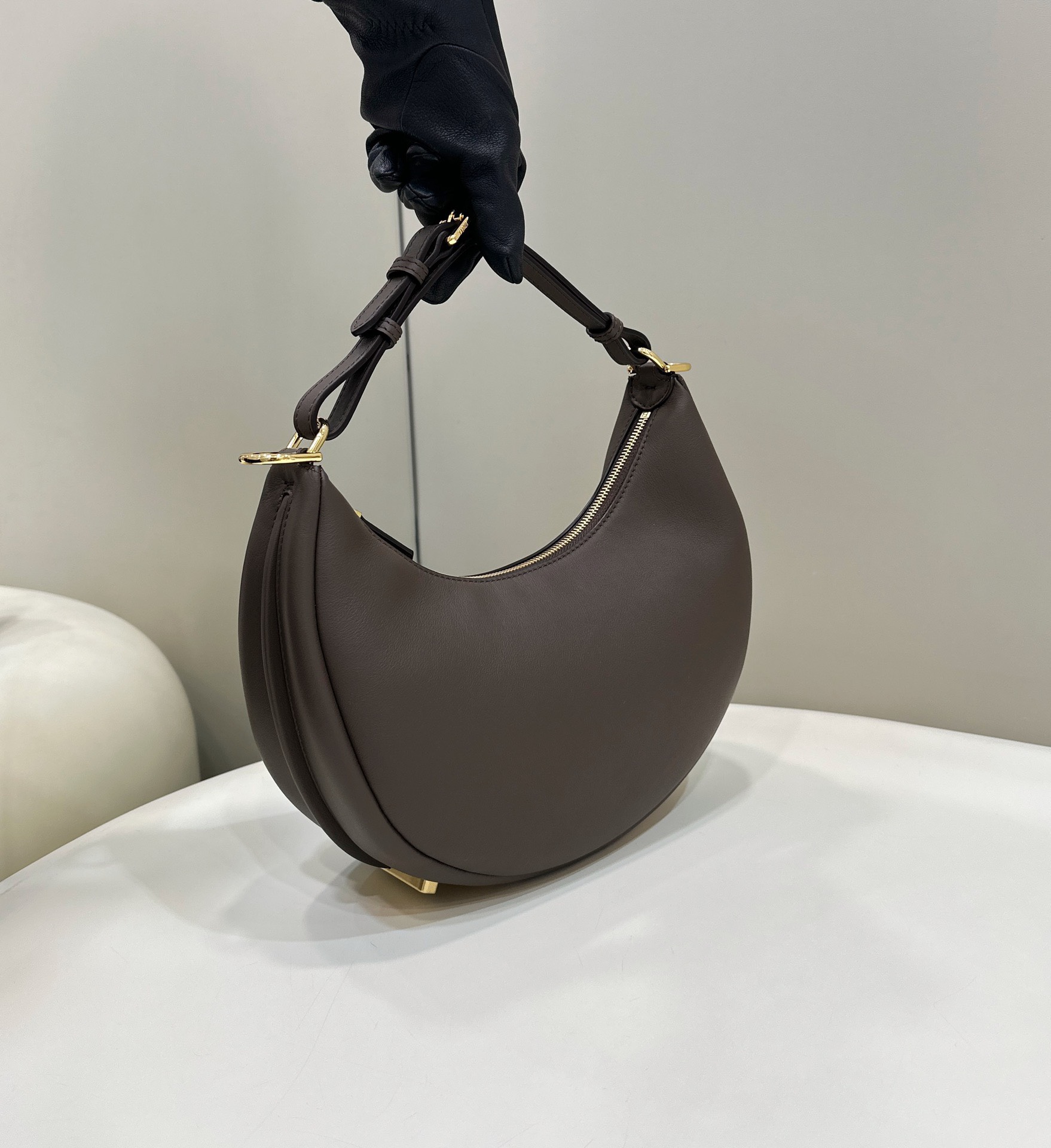 Bagsaaa F**di Small Graphy In Brown - 10×29×24.5cm