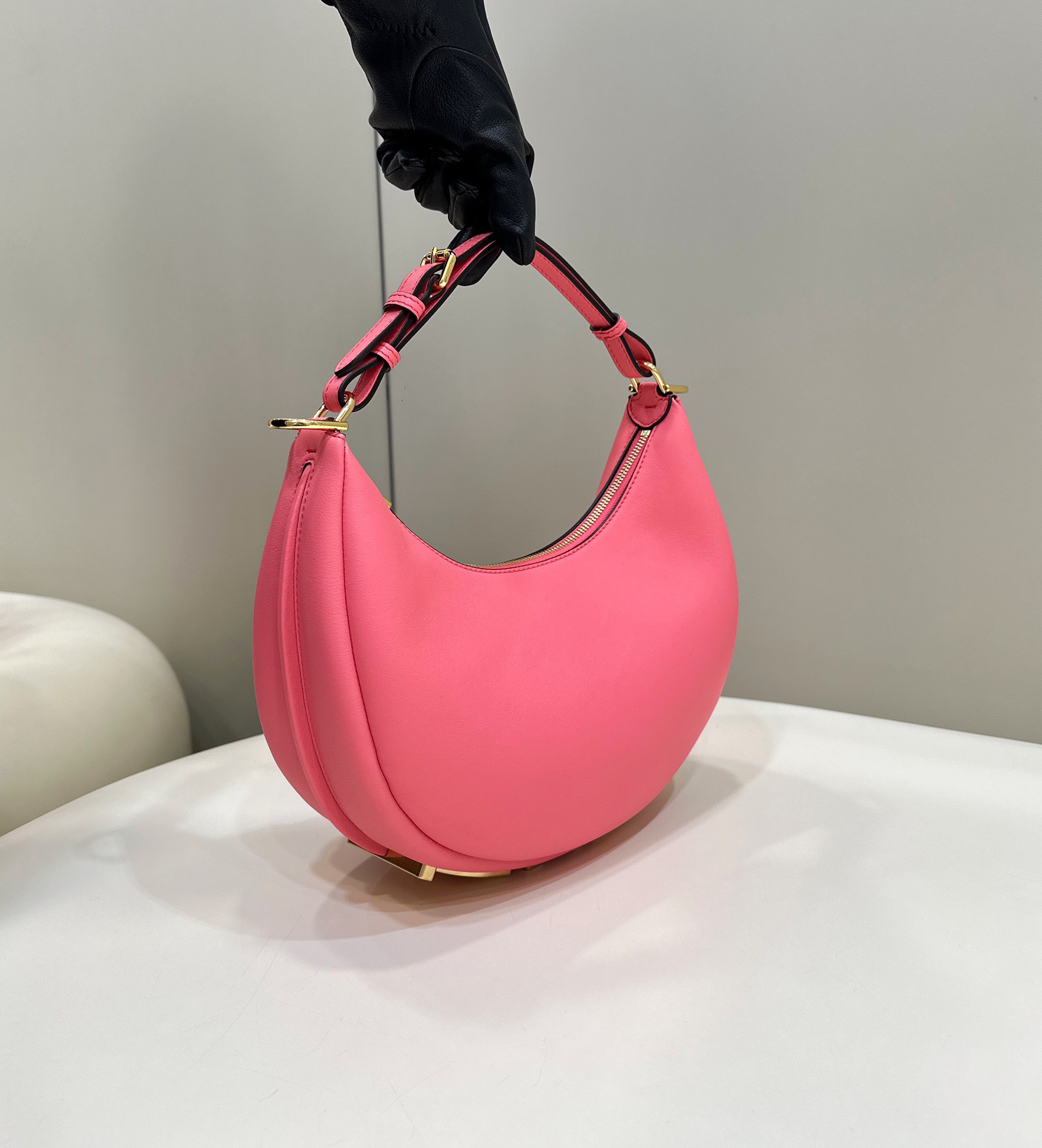 Bagsaaa F**di Small Graphy In Hot Pink - 10×29×24.5cm