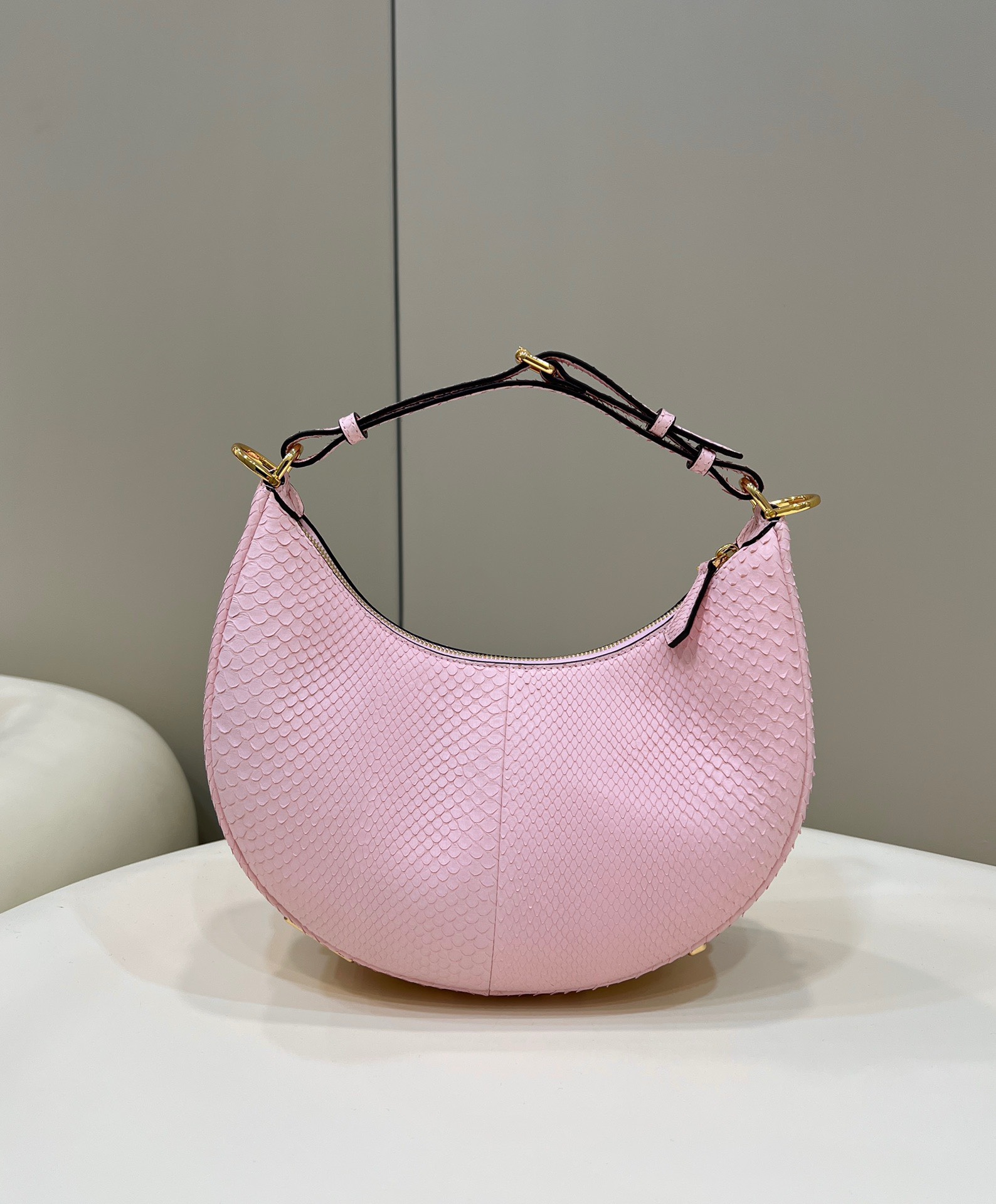 Bagsaaa F**di Small Graphy In Pink Pythin Leather - 10×29×24.5cm