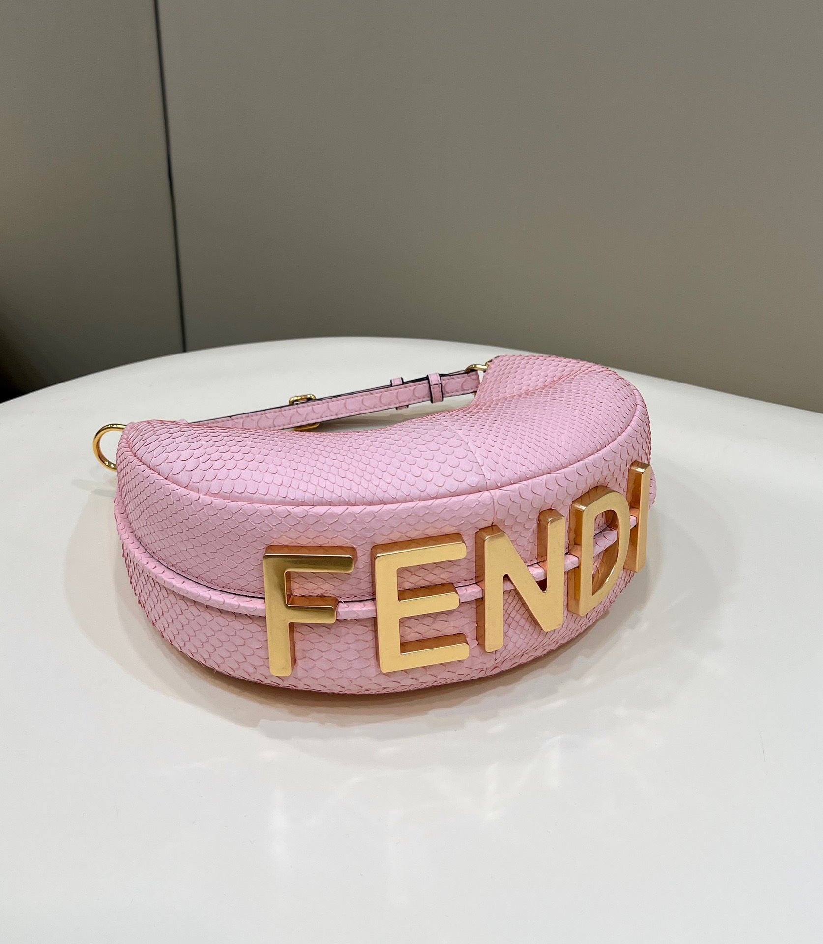 Bagsaaa F**di Small Graphy In Pink Pythin Leather - 10×29×24.5cm