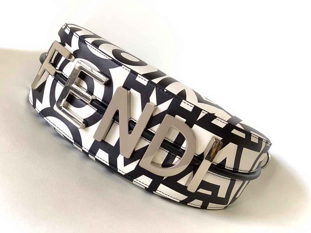 Bagsaaa F**di Small Graphy Roma - 10×29×24.5cm