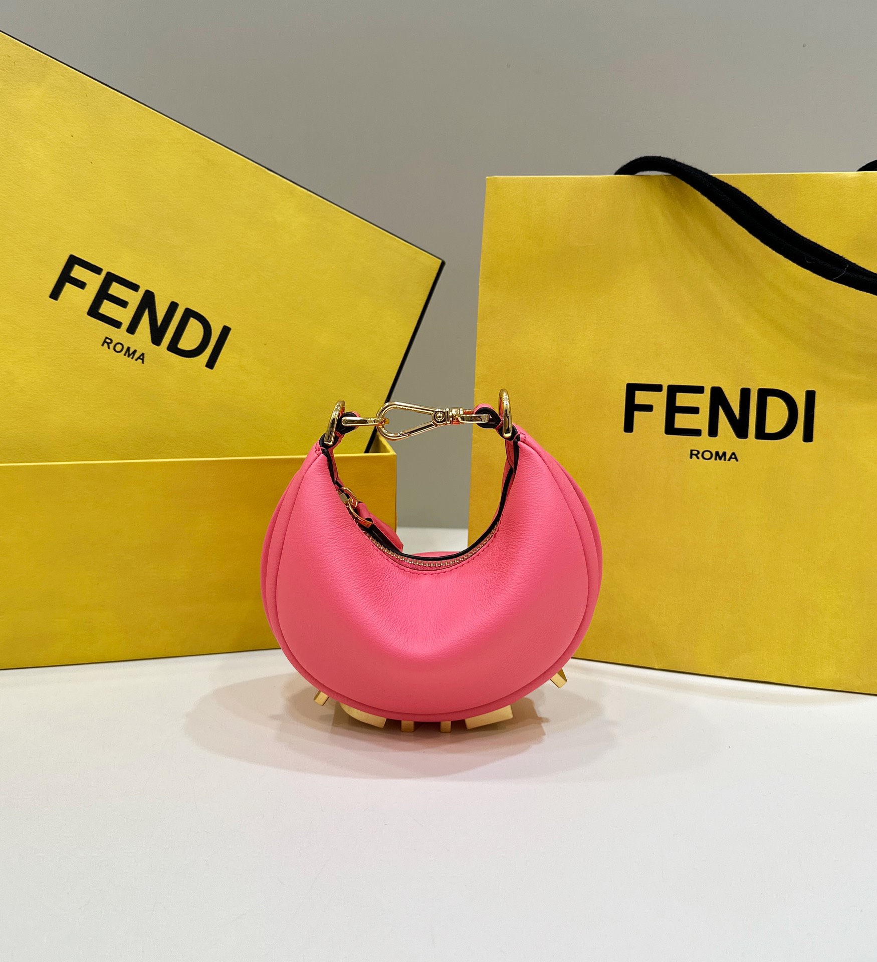 Bagsaaa F**di Nano Graphy In Pink - 16.5x14x5cm