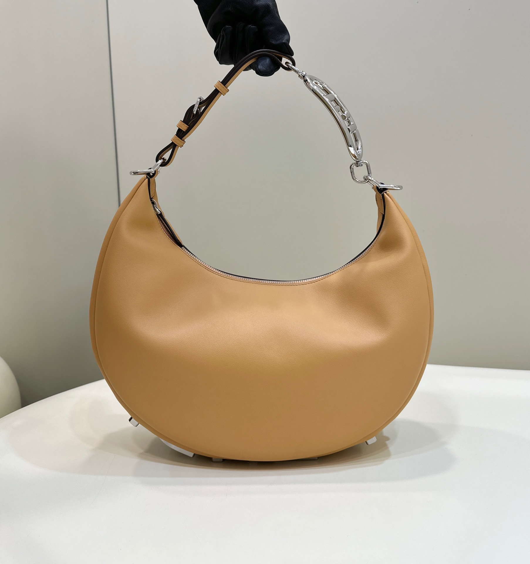 Bagsaaa F**di Medium Graphy In Caramel Leather Bag - 36-30-11CM