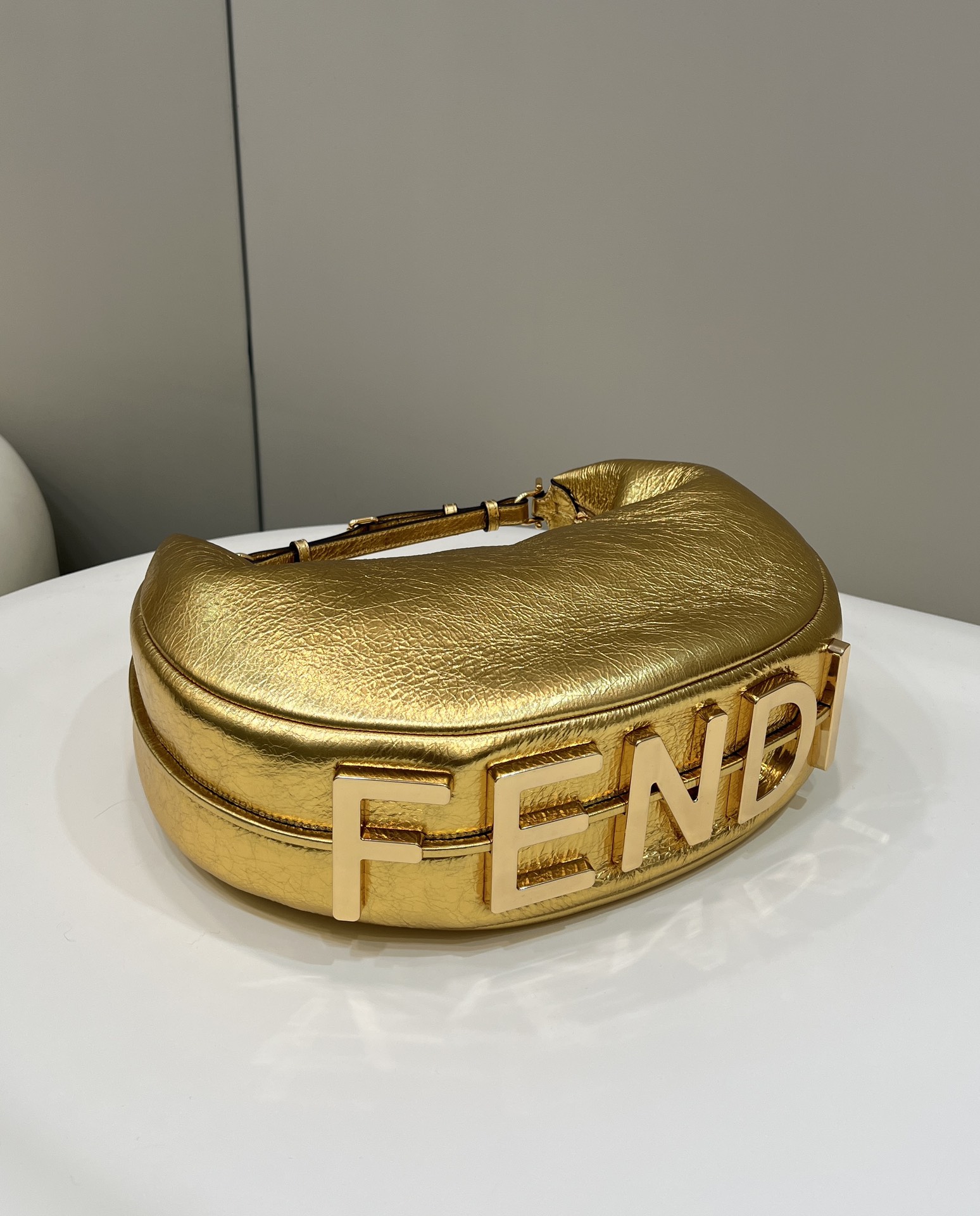Bagsaaa F**di Medium Graphy In Gold Leather Bag - 36-30-11CM