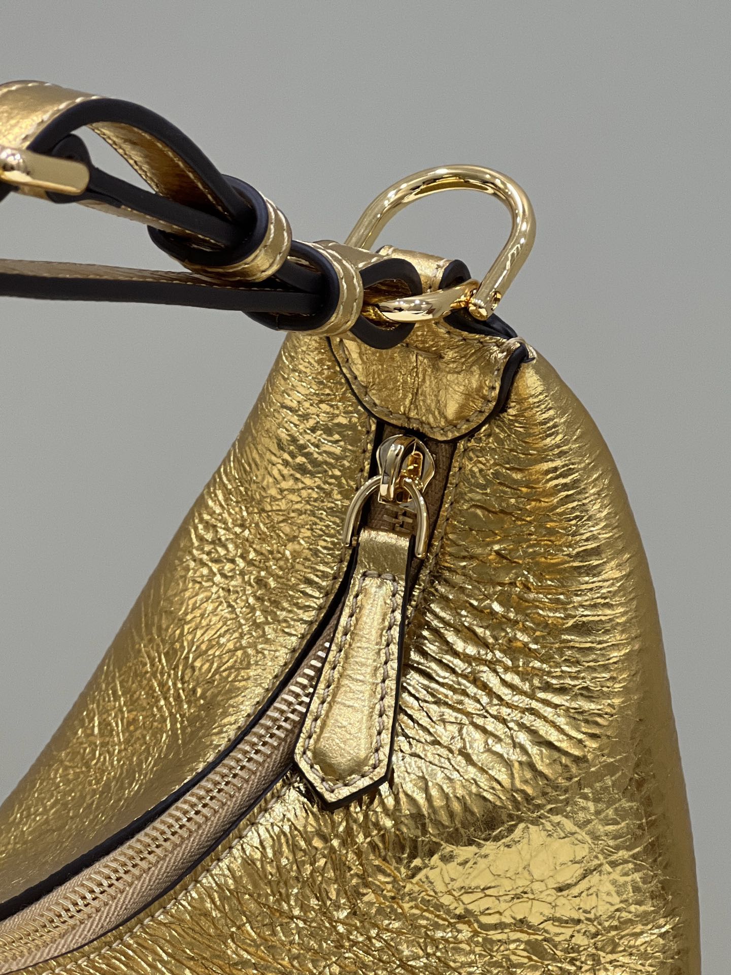 Bagsaaa F**di Medium Graphy In Gold Leather Bag - 36-30-11CM