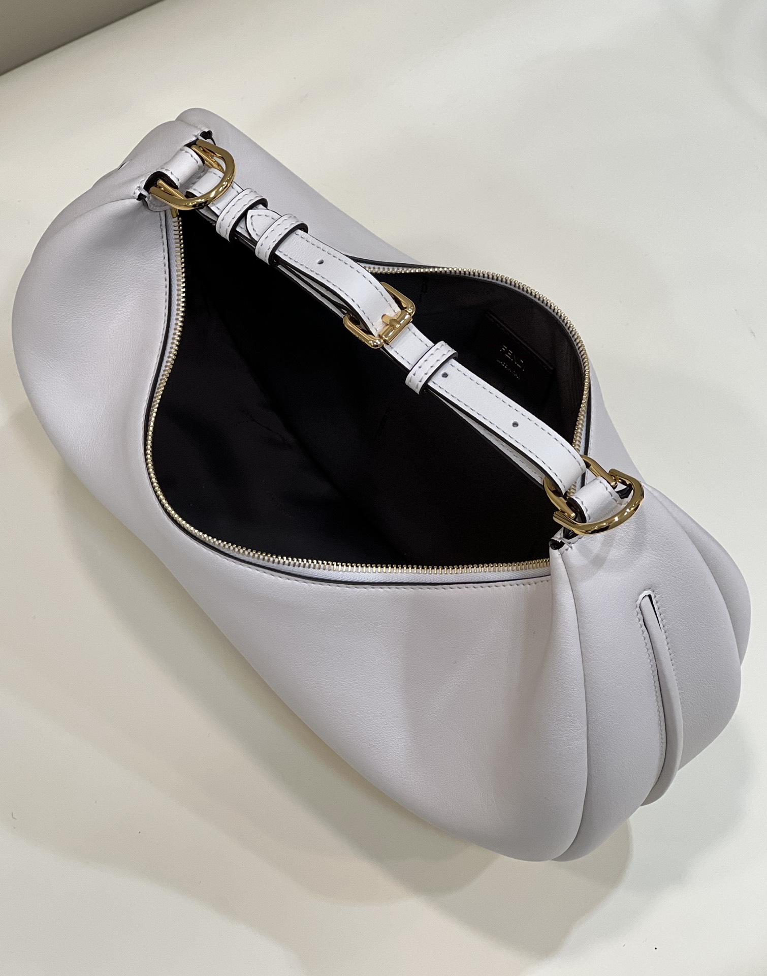 Bagsaaa F**di Medium Graphy In White Leather Bag - 36-30-11CM