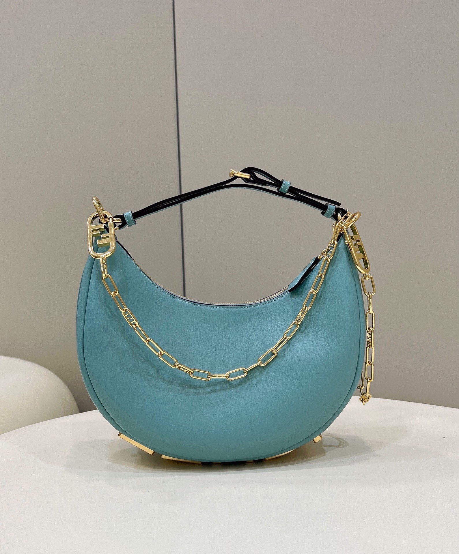 Bagsaaa F**di Small Graphy In Blue Pink - 10×29×24.5cm