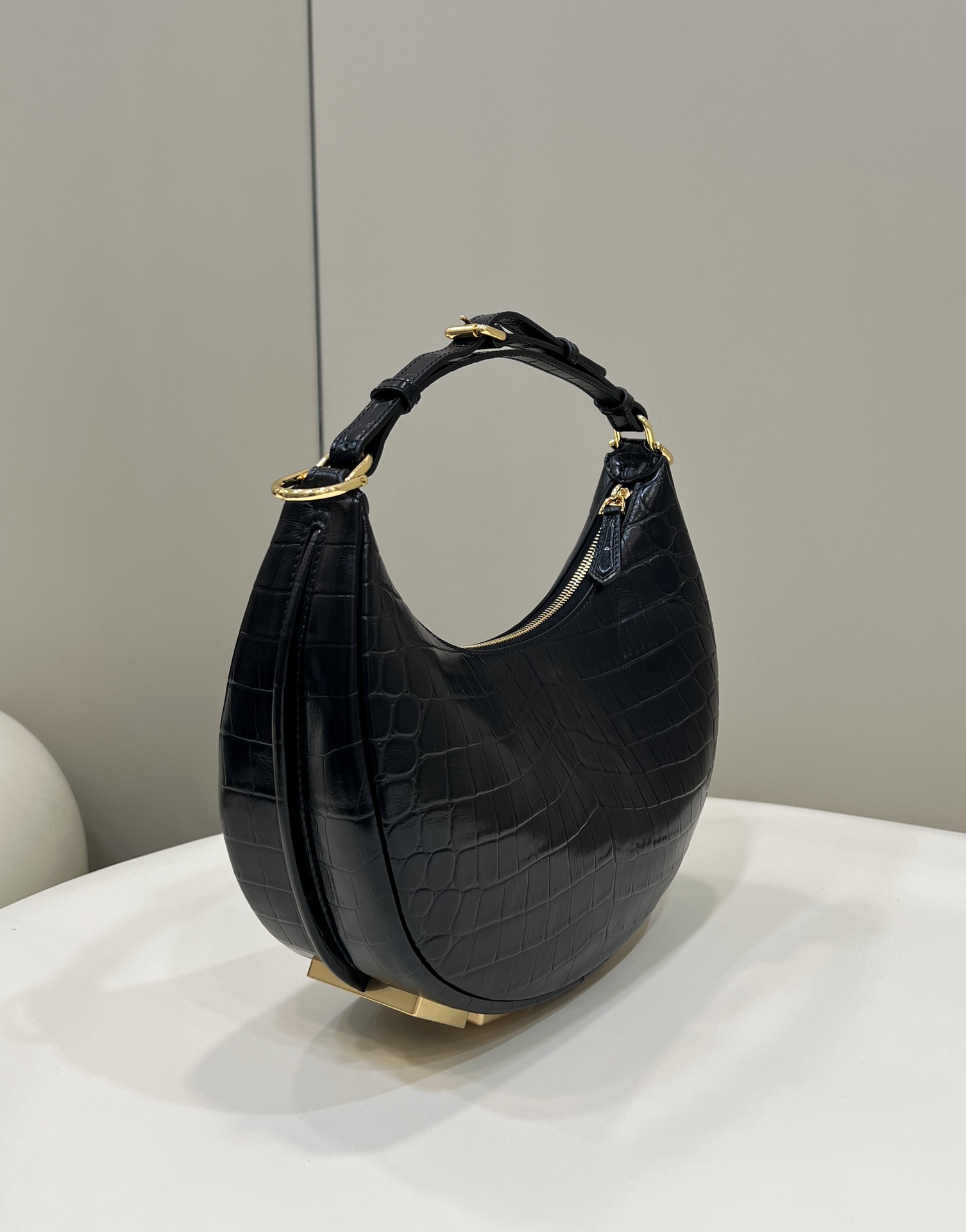 Bagsaaa F**di Small Graphy In Black Crocodile Leather - 10×29×24.5cm