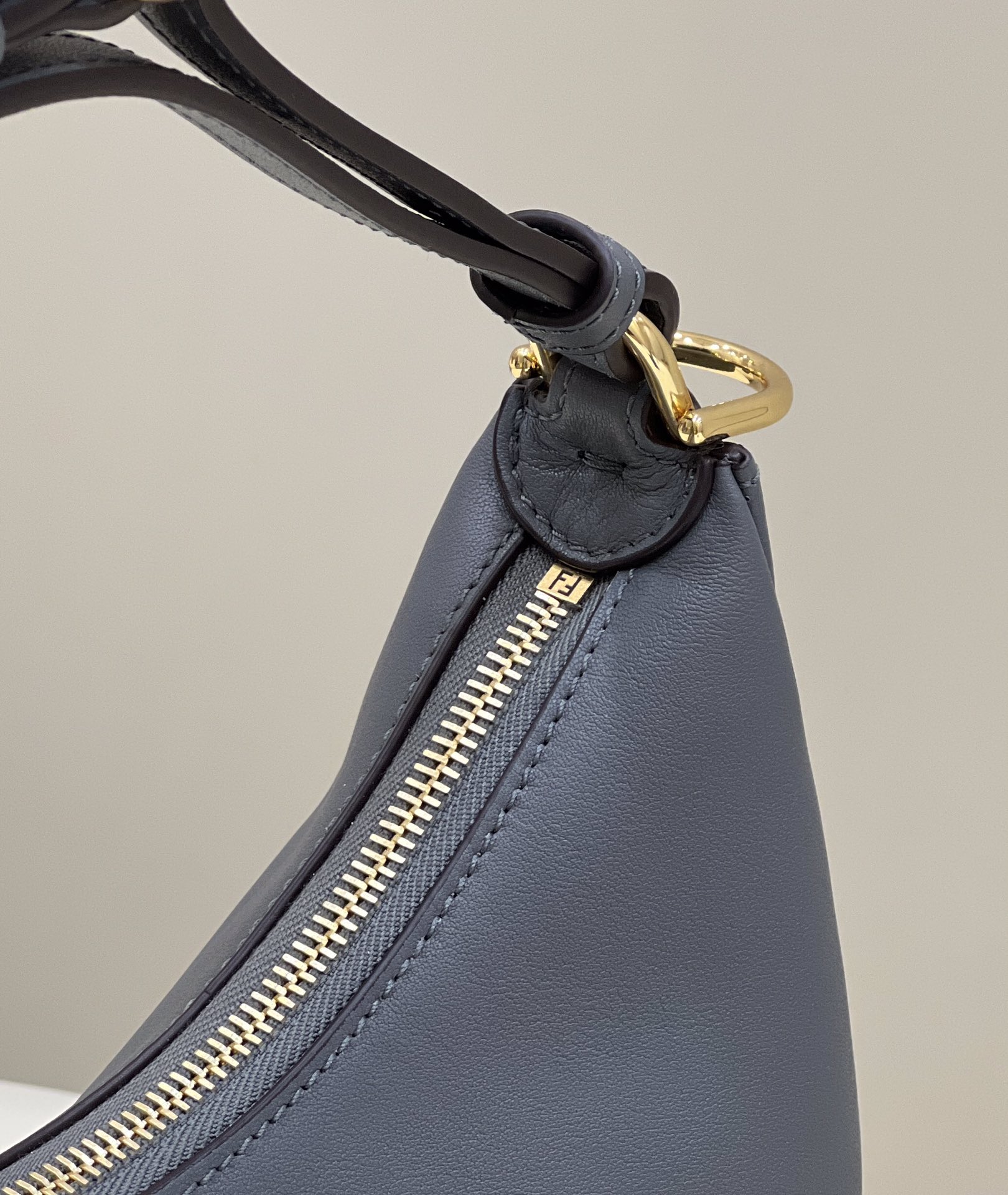 Bagsaaa F**di Small Graphy In Grey Leather - 10×29×24.5cm