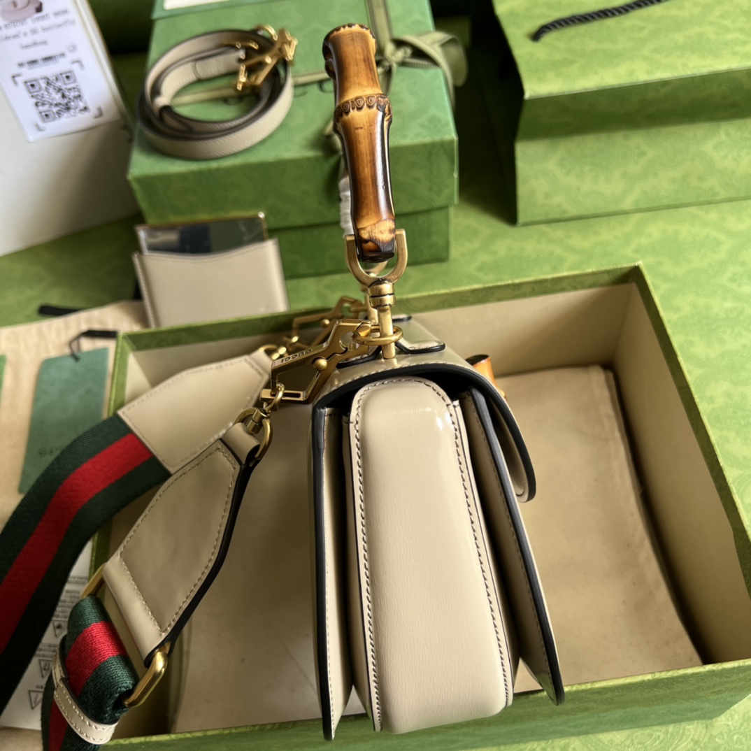 Bagsaaa Bamboo 1947 Small Top Handle Cream Leather Bag - 21x15x7cm