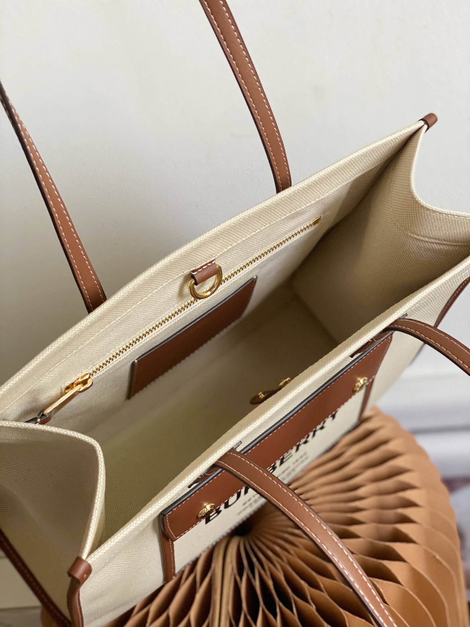 Bagsaaa Bv*b*rry White Freya Tote Bag 33*12.5*26cm