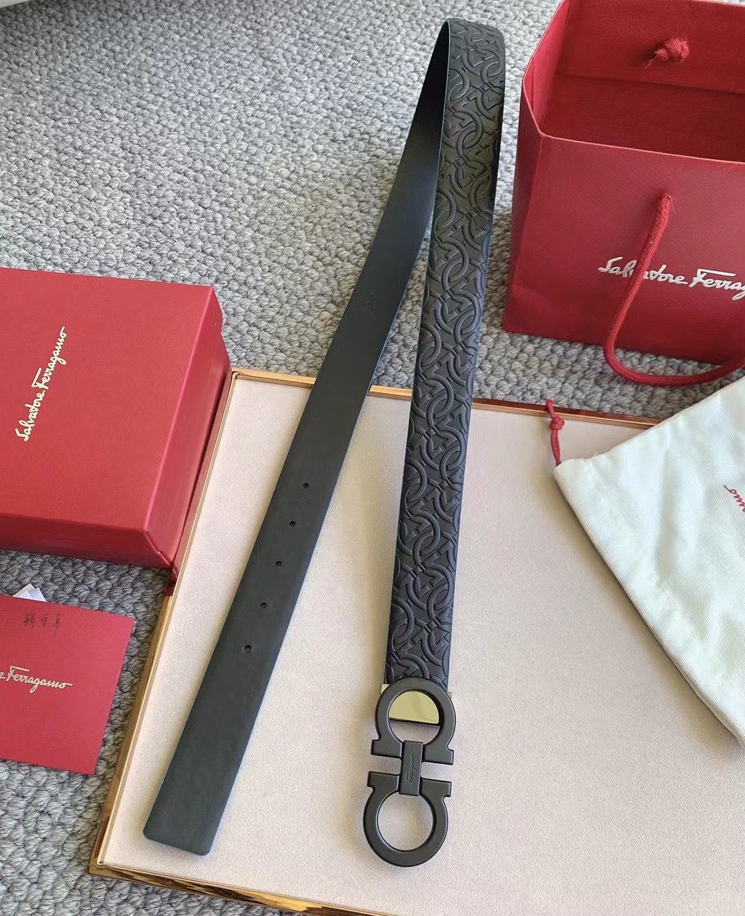 Bagsaaa Ferragamo Reversible And Adjustable Gancini Belt In Black