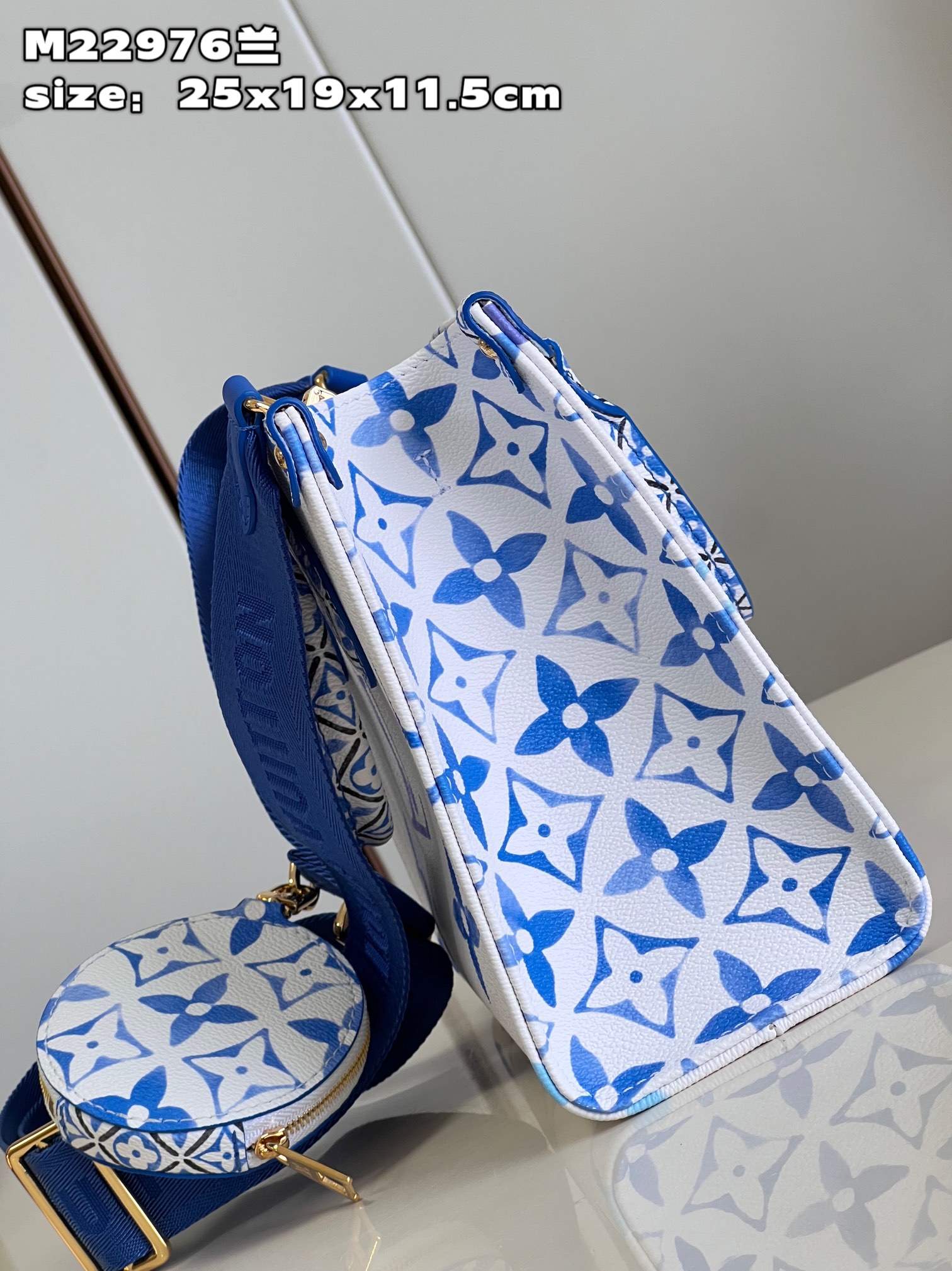 Bagsaaa L0vis Vvtt0n By The Pool Onthego PM Blue - 25*19*11.5cm