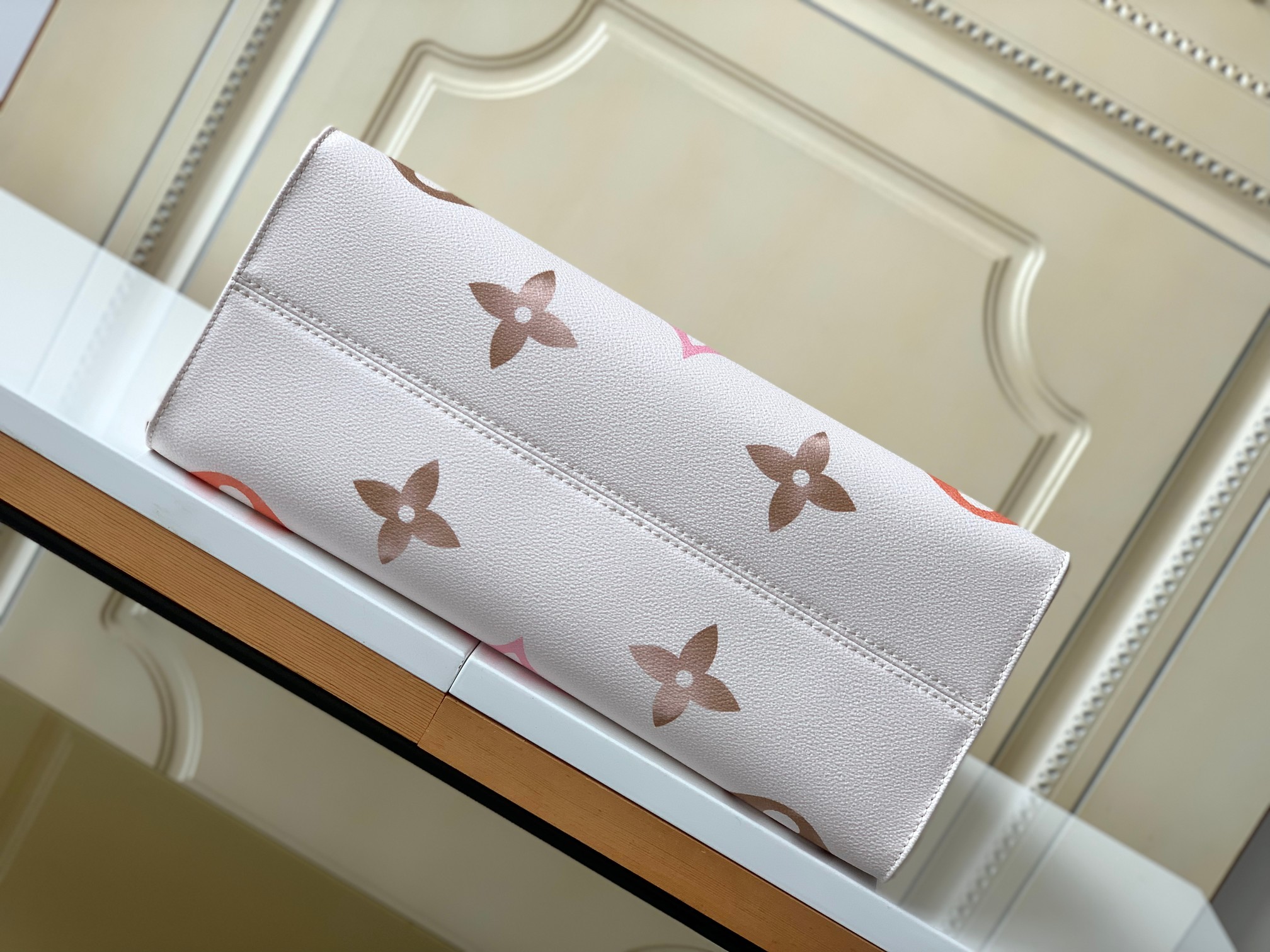 Bagsaaa L0vis Vvtt0n By The Pool Onthego MM Beige - 35*27*14CM