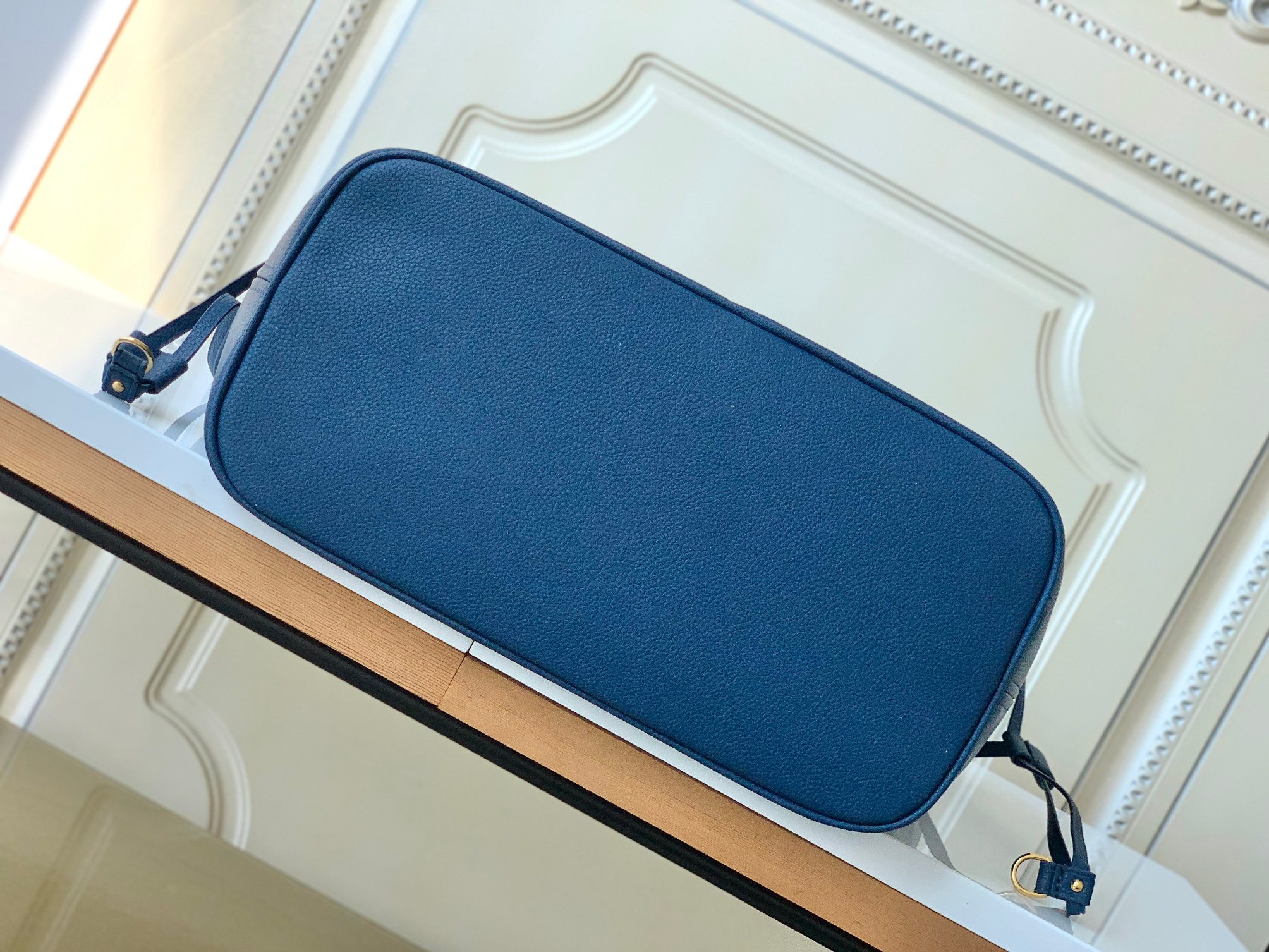 Bagsaaa L0vis Vvtt0n Neverfull MM Blue with gradient effect - 31 x 28 x 14 cm