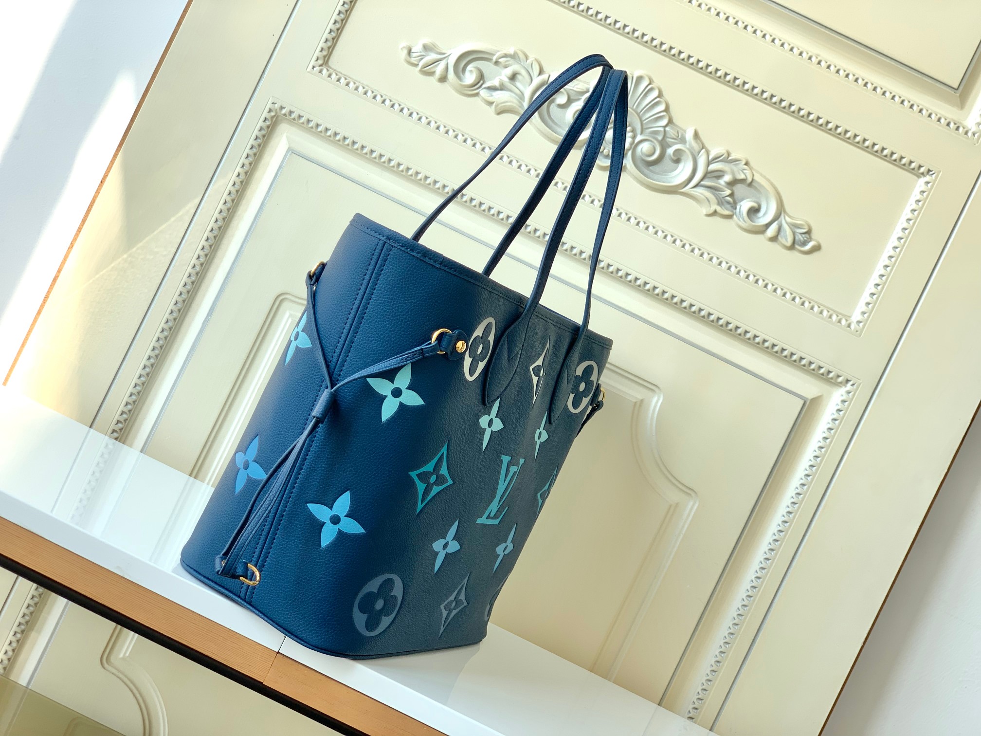 Bagsaaa L0vis Vvtt0n Neverfull MM Blue with gradient effect - 31 x 28 x 14 cm