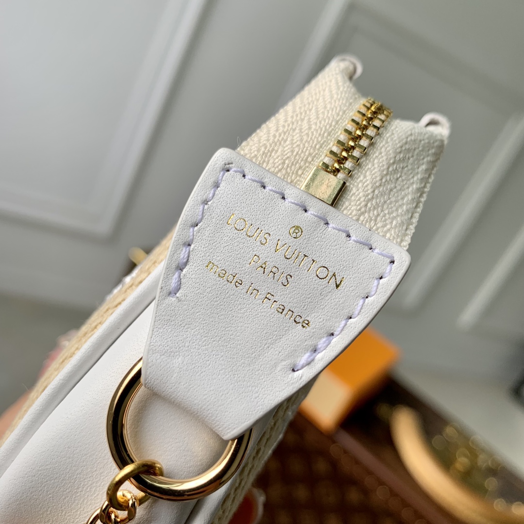 Bagsaaa L0vis Vvtt0n By The Pool Mini Pochette Accessoires White Cotton 15.5 x 10.5 x 4 cm